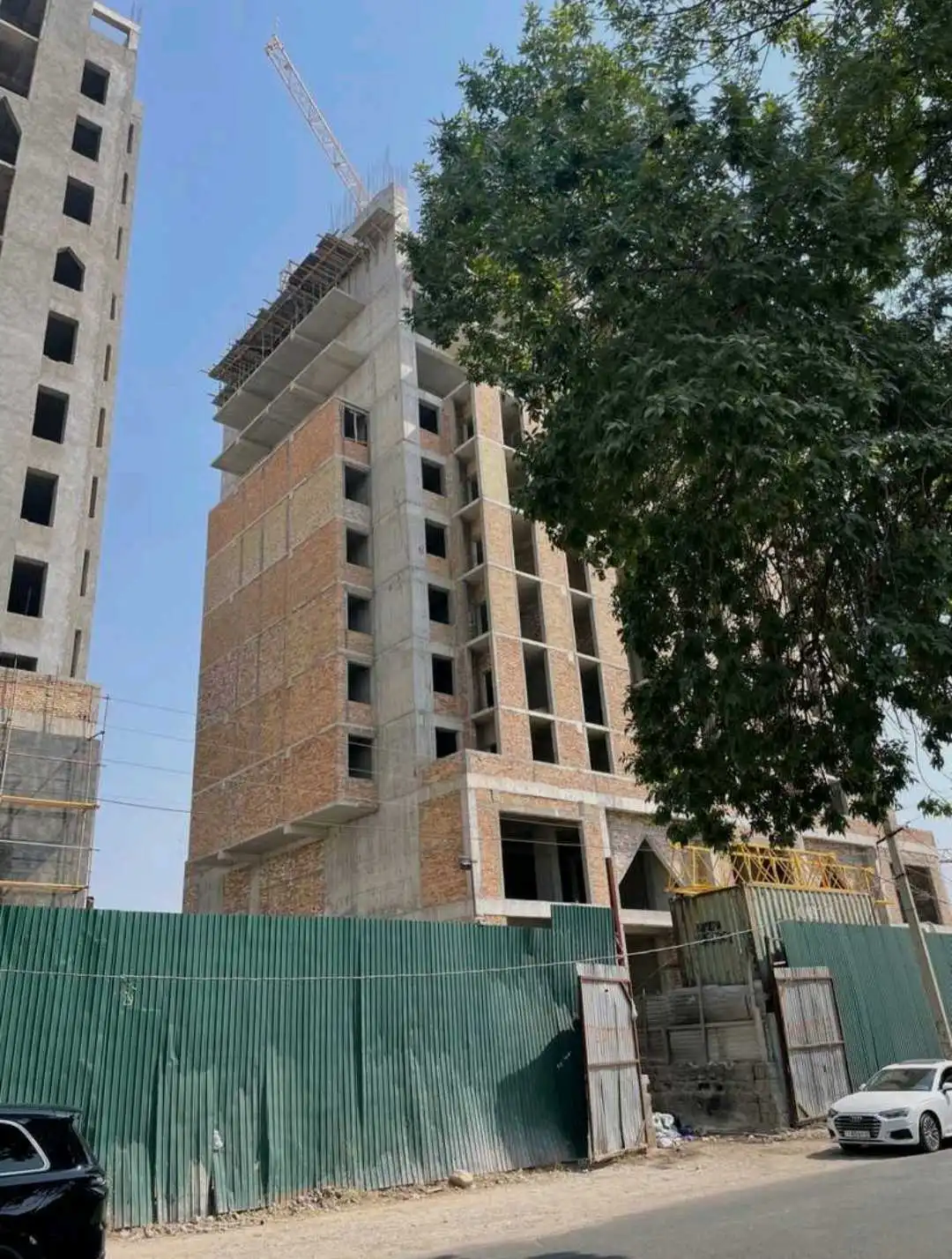 3-к квартира, 3 этаж, 105 м², Фирдавси