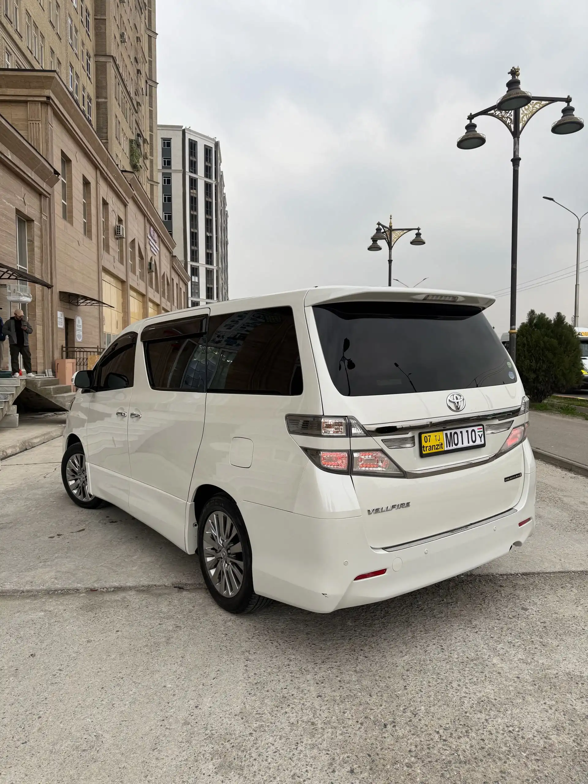 Toyota Vellfire 2014