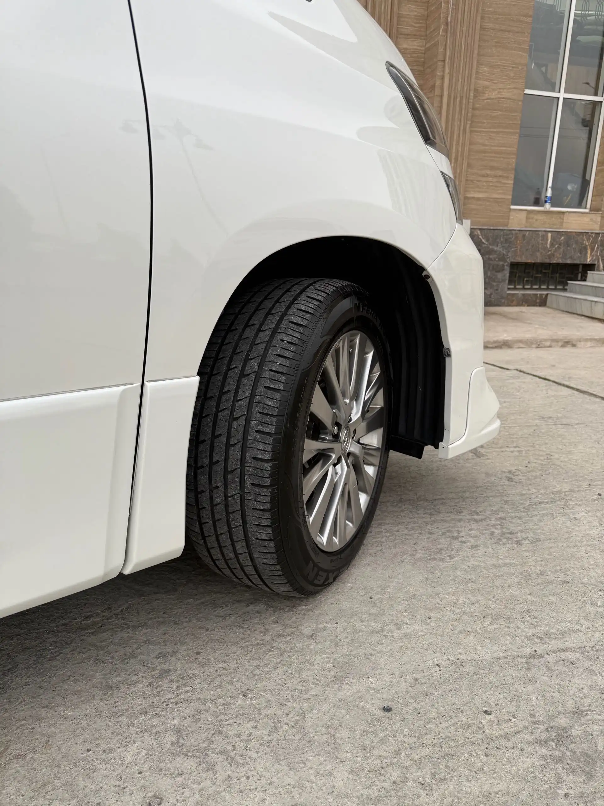 Toyota Vellfire 2014