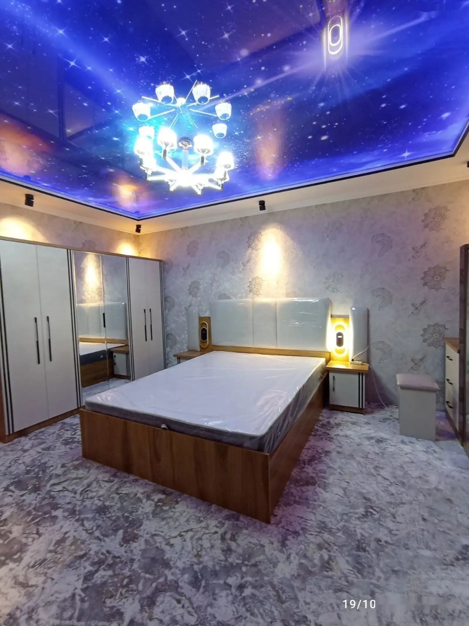 Спальный гарнитур