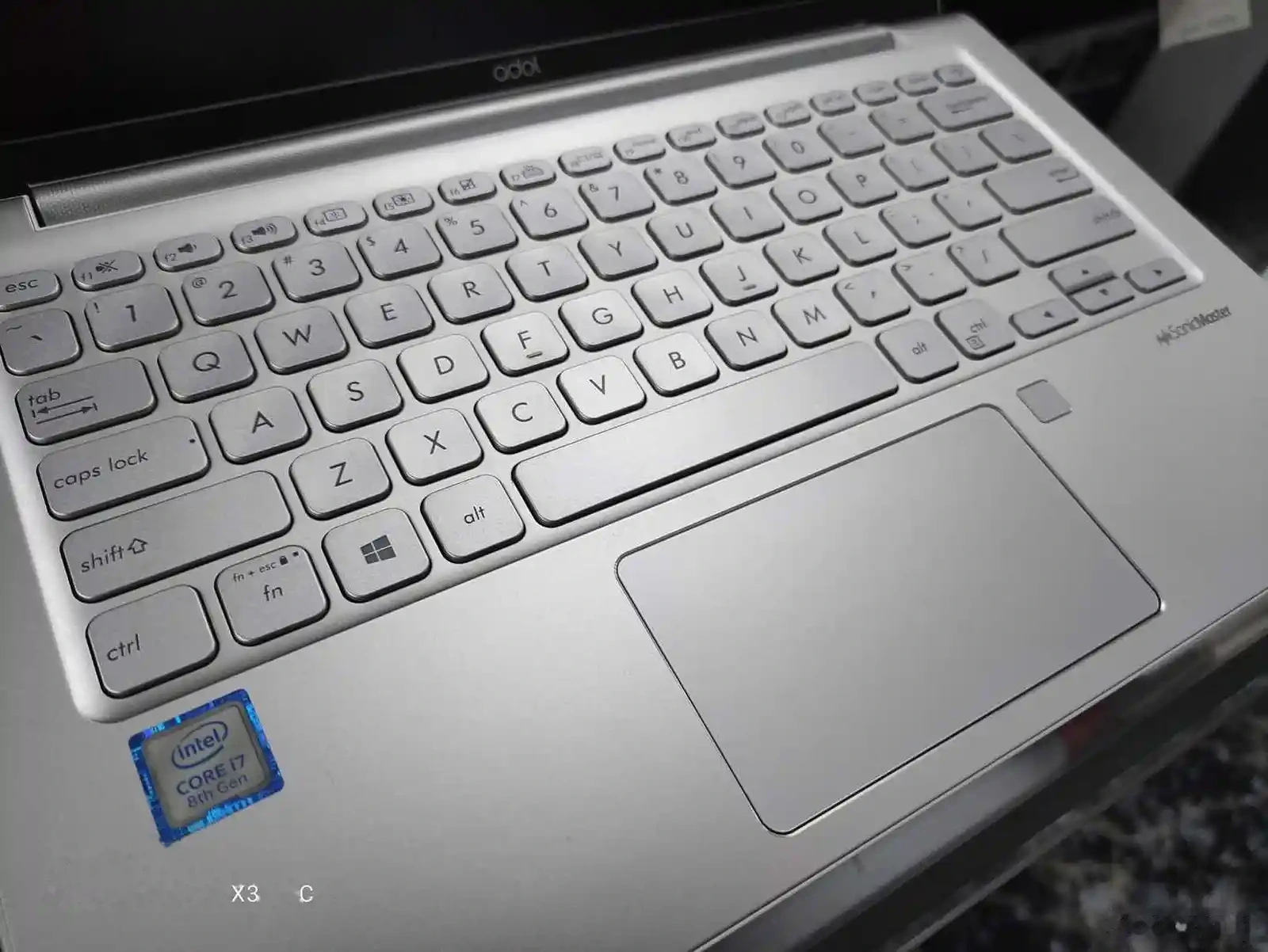 Ноутбук Asus Adol 13 Laptop Core i7-8565U 8GB/256GB SSD — фото 5