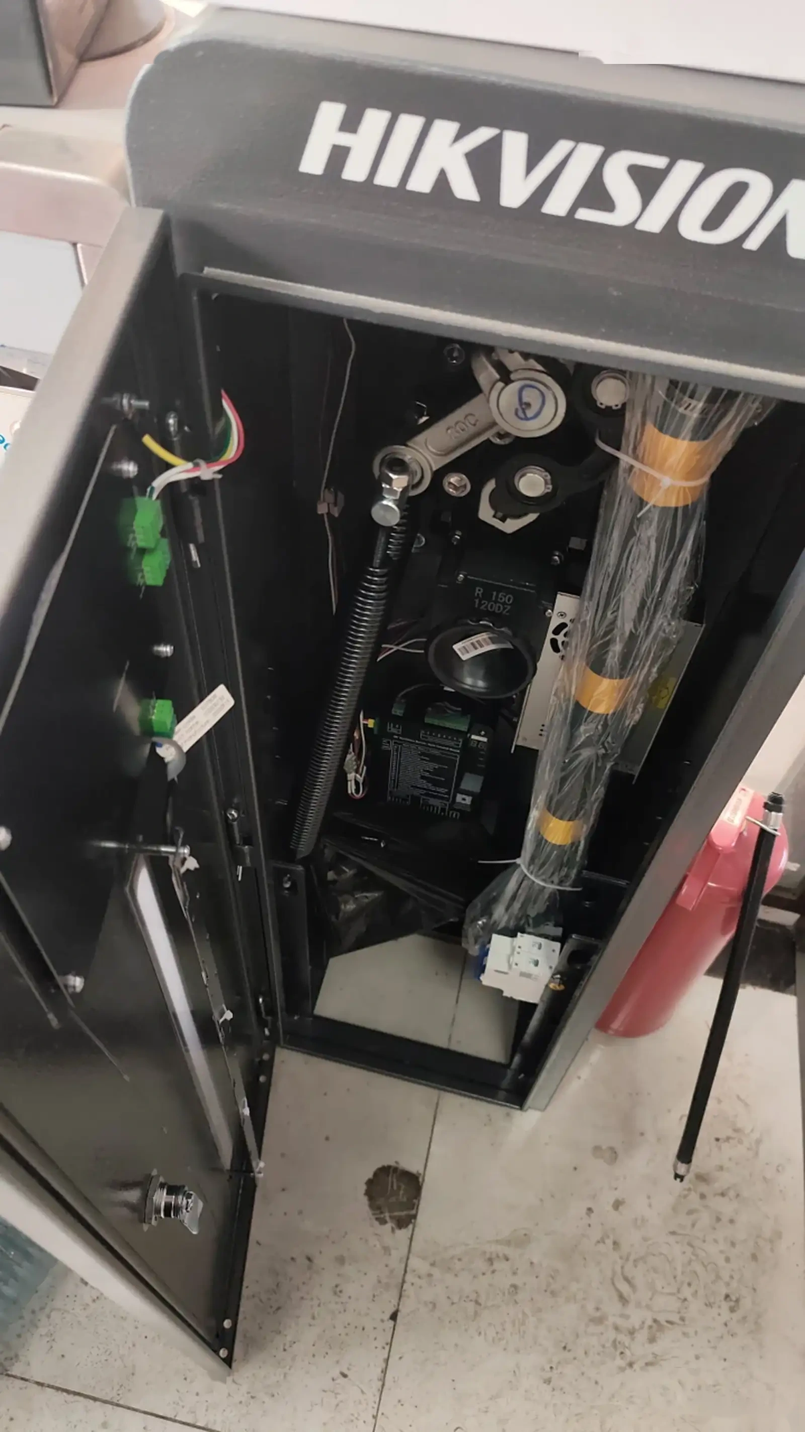 Шлагбаум Hikvision — фото 2