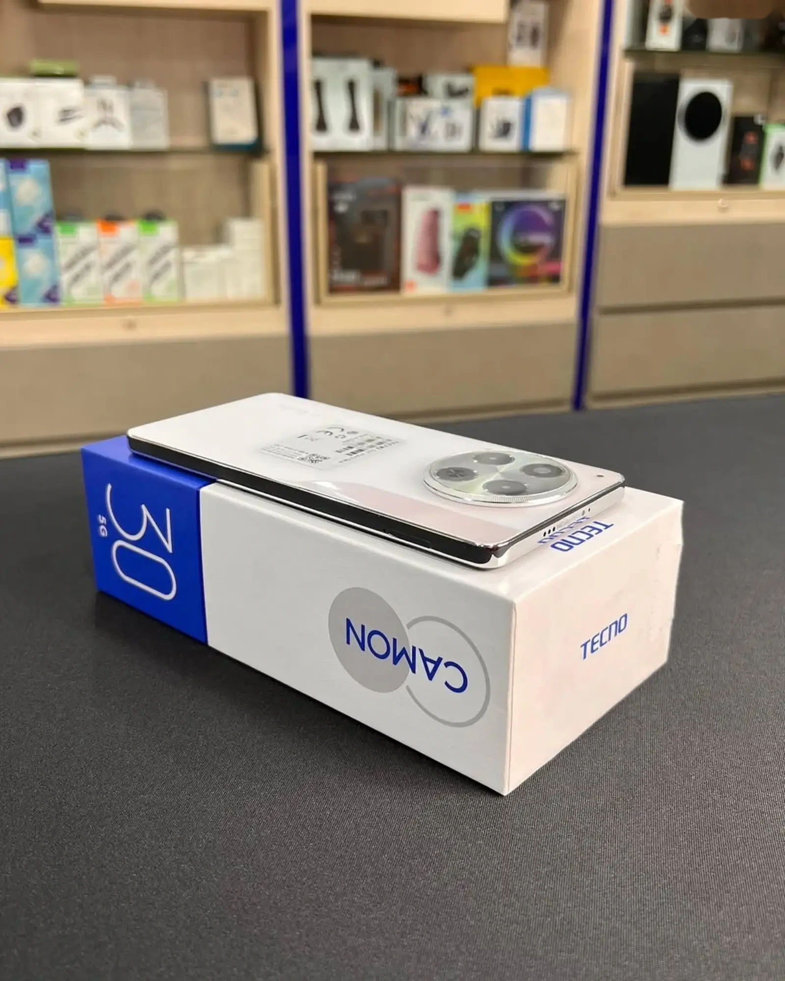 Tecno Camon 30 5G 8+8/16/256Gb Global Version — фото 7