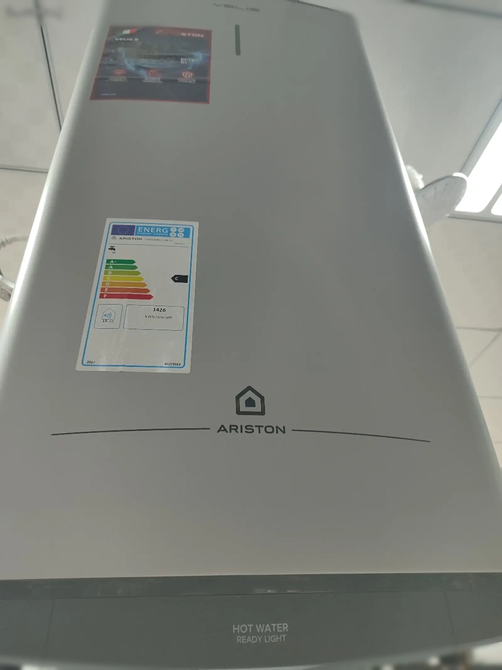 Водонагреватель Ariston 80л. Velis