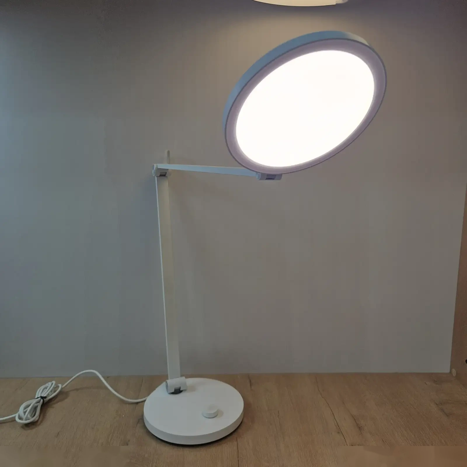 Настольная лампа Xiaomi Mi Smart LED Desk Lamp Pro