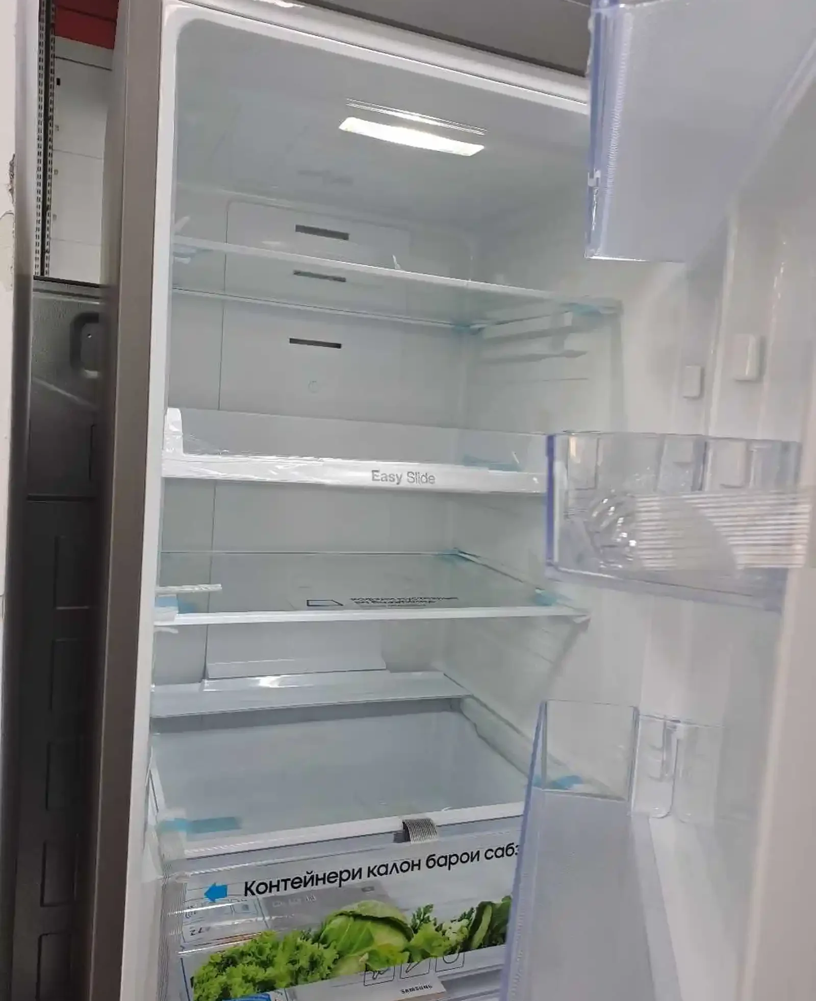 Холодильник Samsung