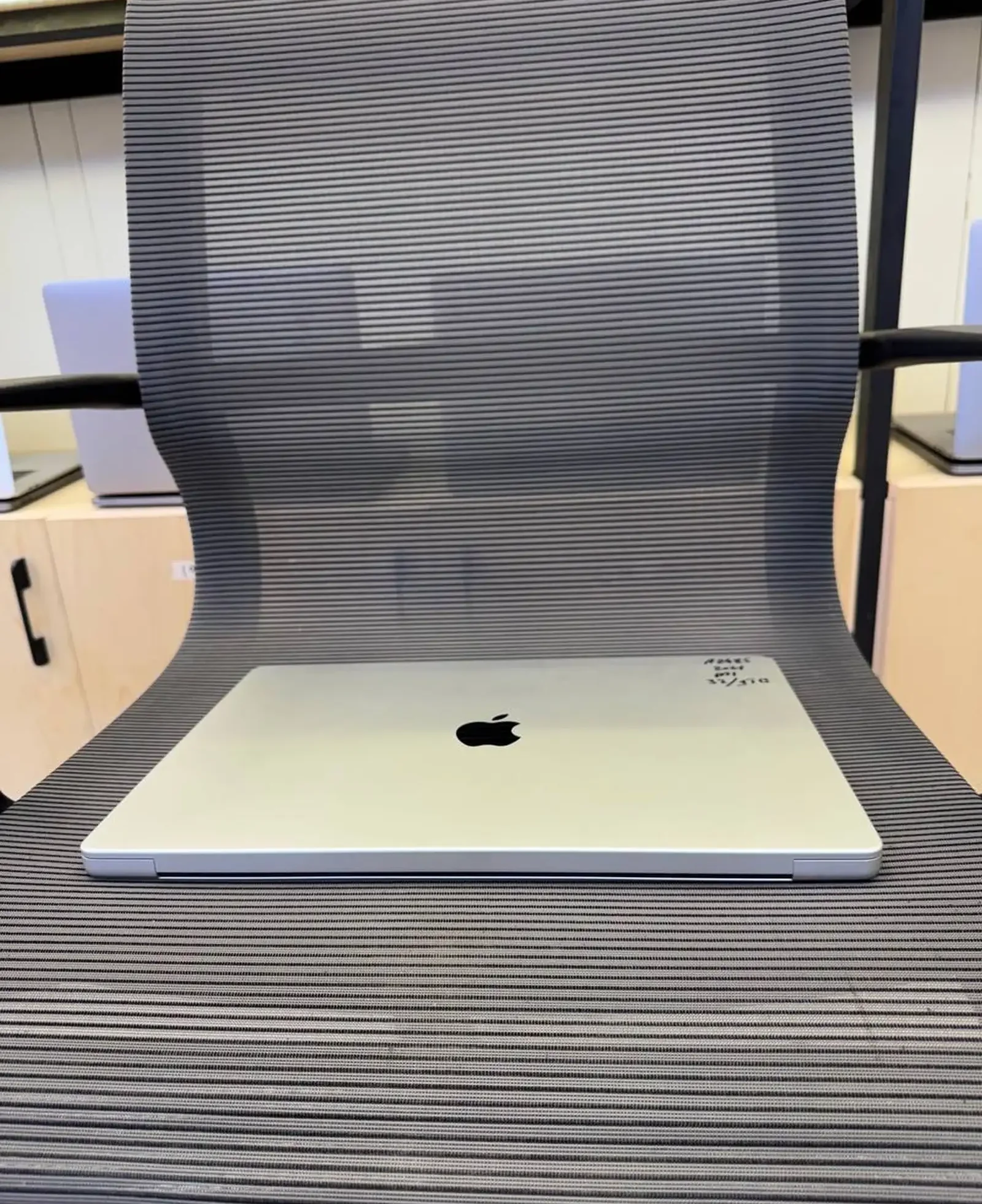 Ноутбук MacBook Pro 16 2021 M1 Pro 32/1TB — фото 5