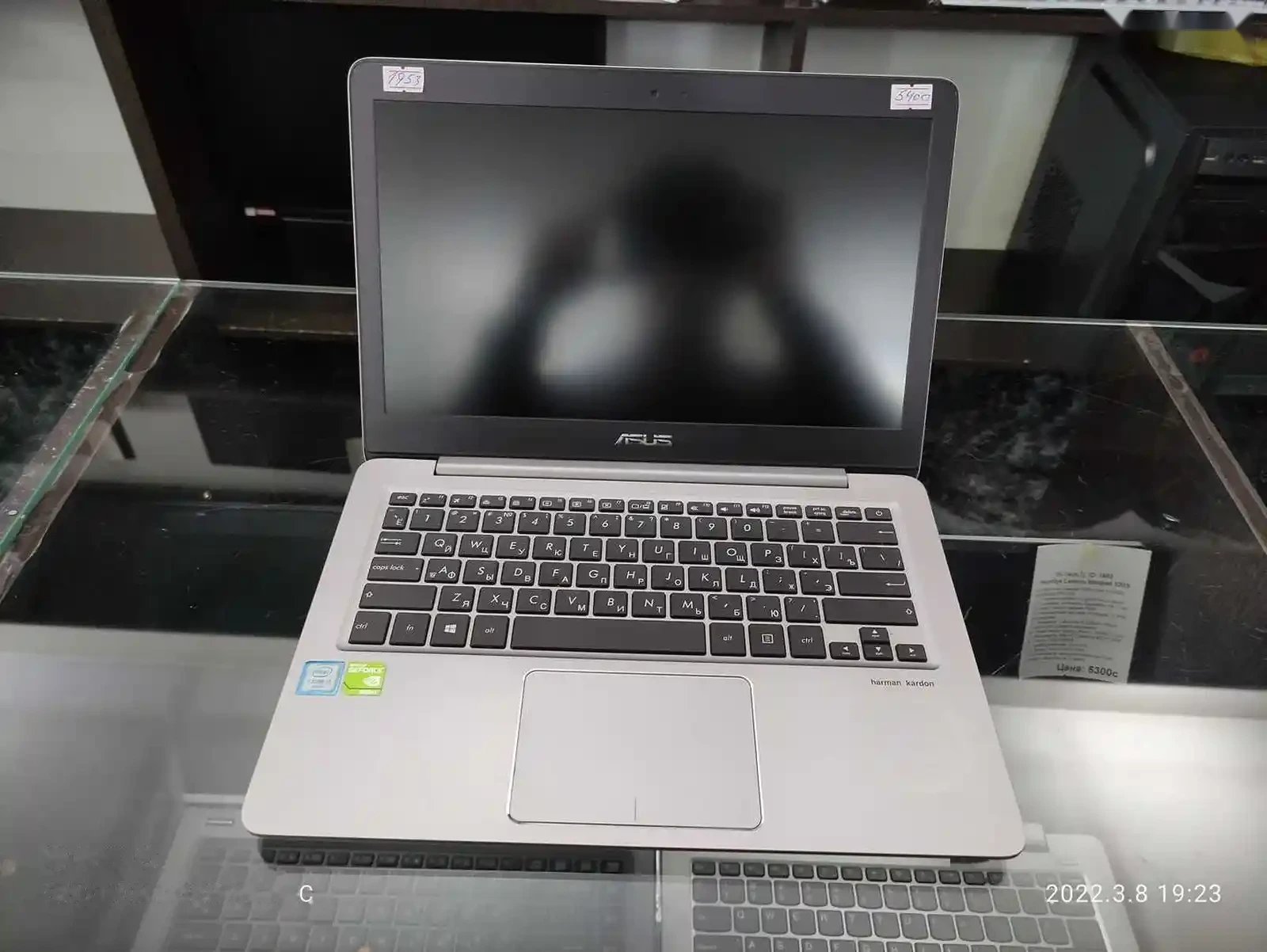 Ноутбук Asus Zenbook UX310UQ Core i5-6200U 8GB / 256GB SSD — фото 2