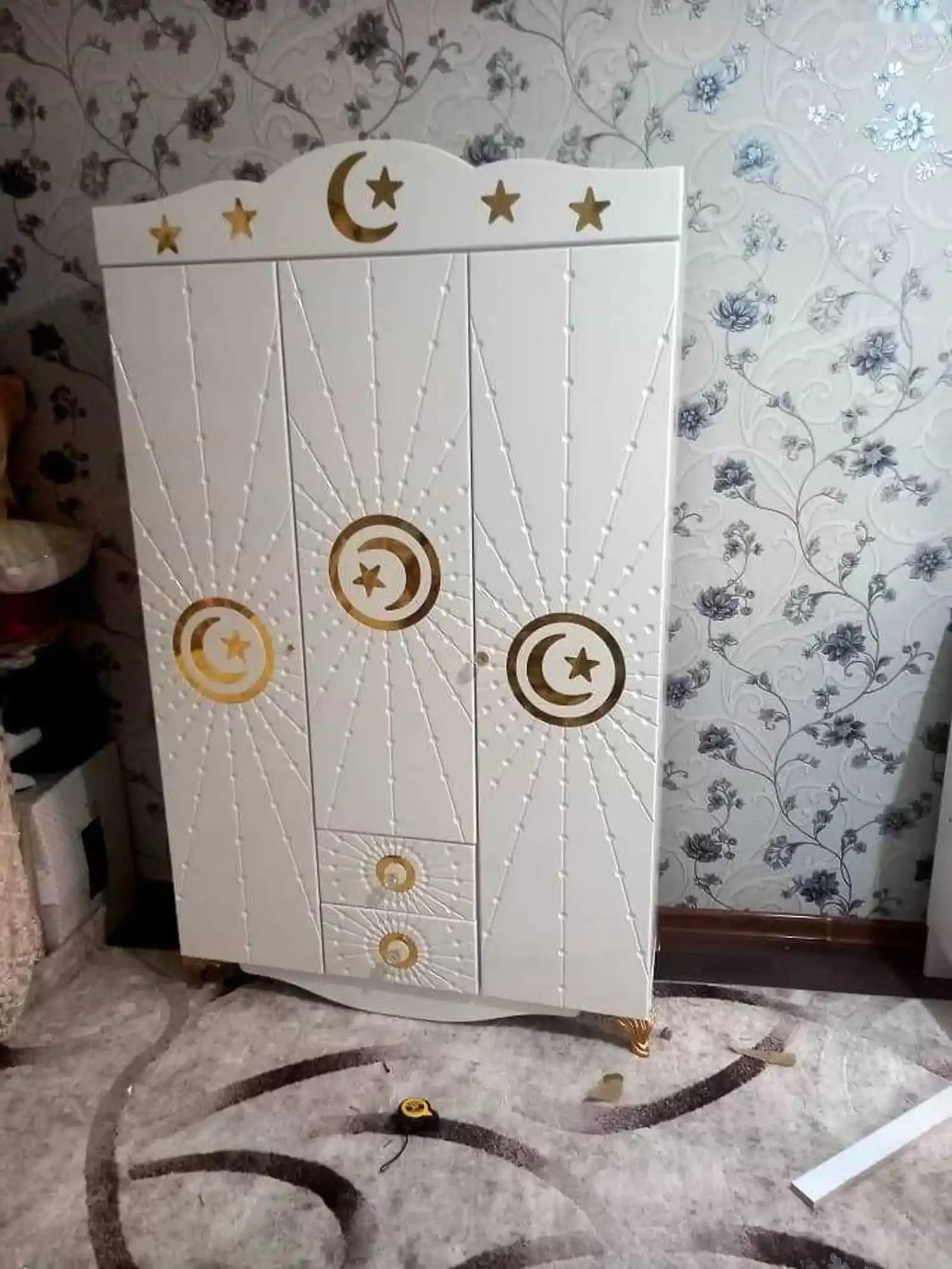 Шкаф