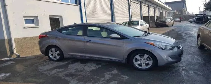 Hyundai Elantra 2012