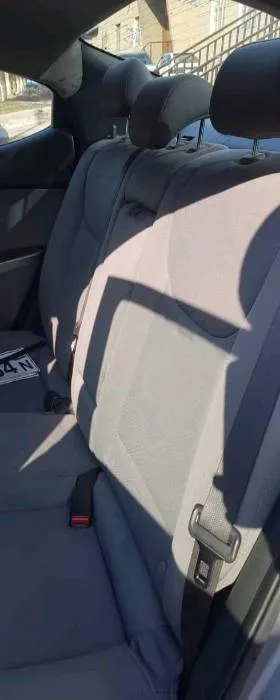 Hyundai Elantra 2012