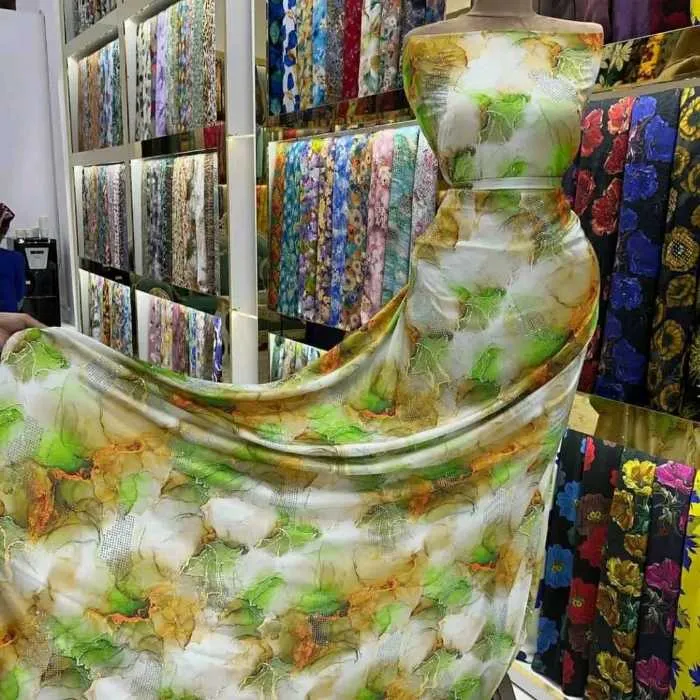 Платья и абаи