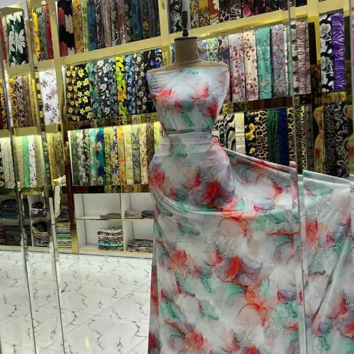 Платья и абаи