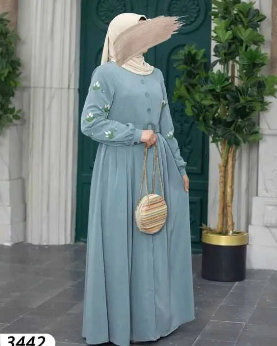 Платья и абаи