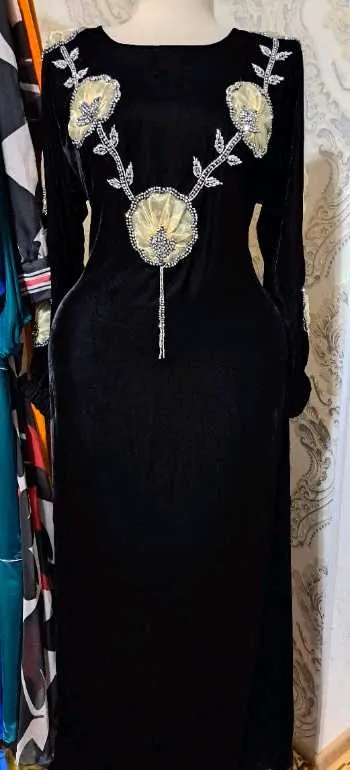 Платья и абаи