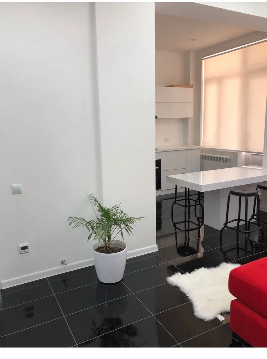 2-к квартира, 4 этаж, 65 м², центр