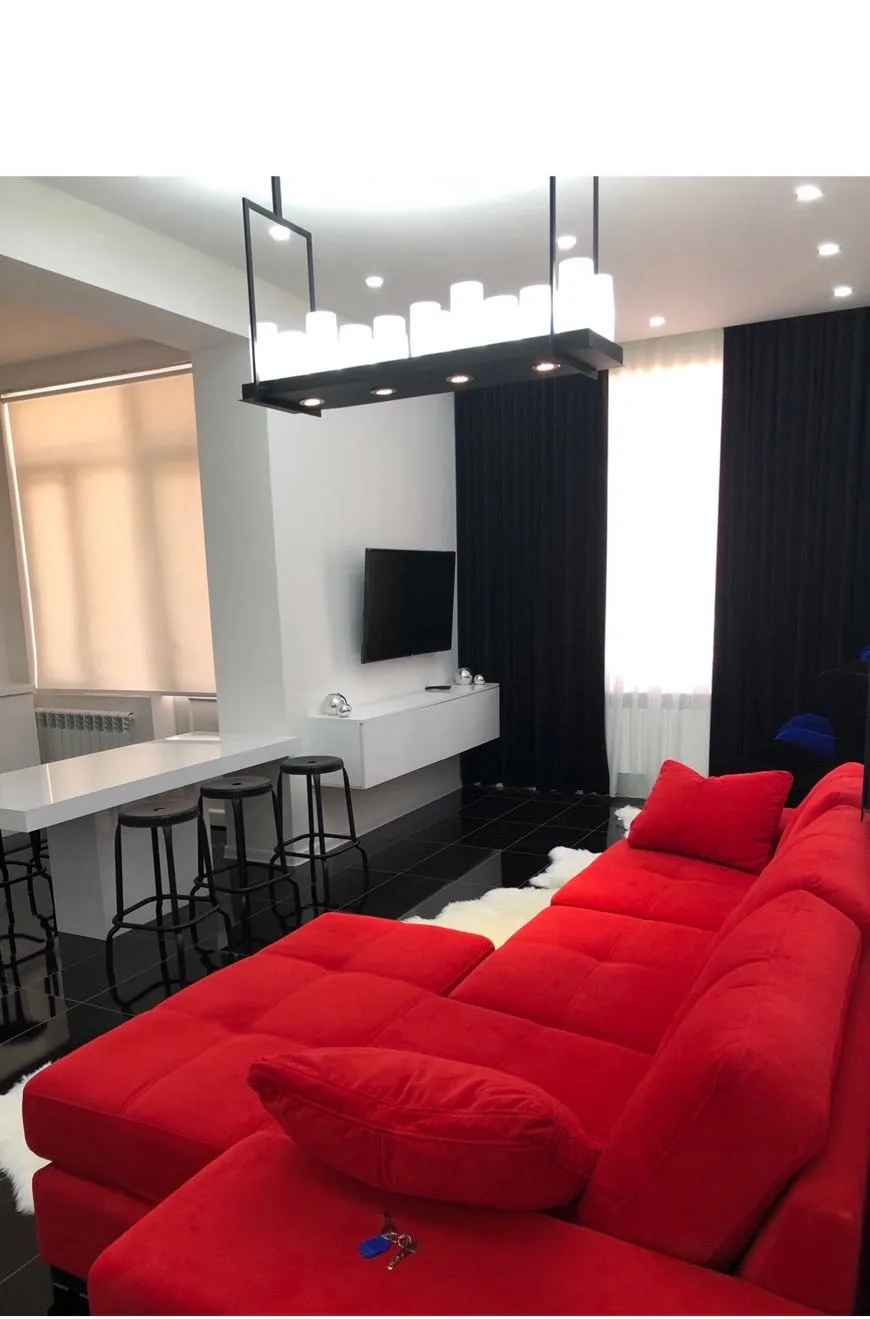 2-к квартира, 4 этаж, 65 м², центр