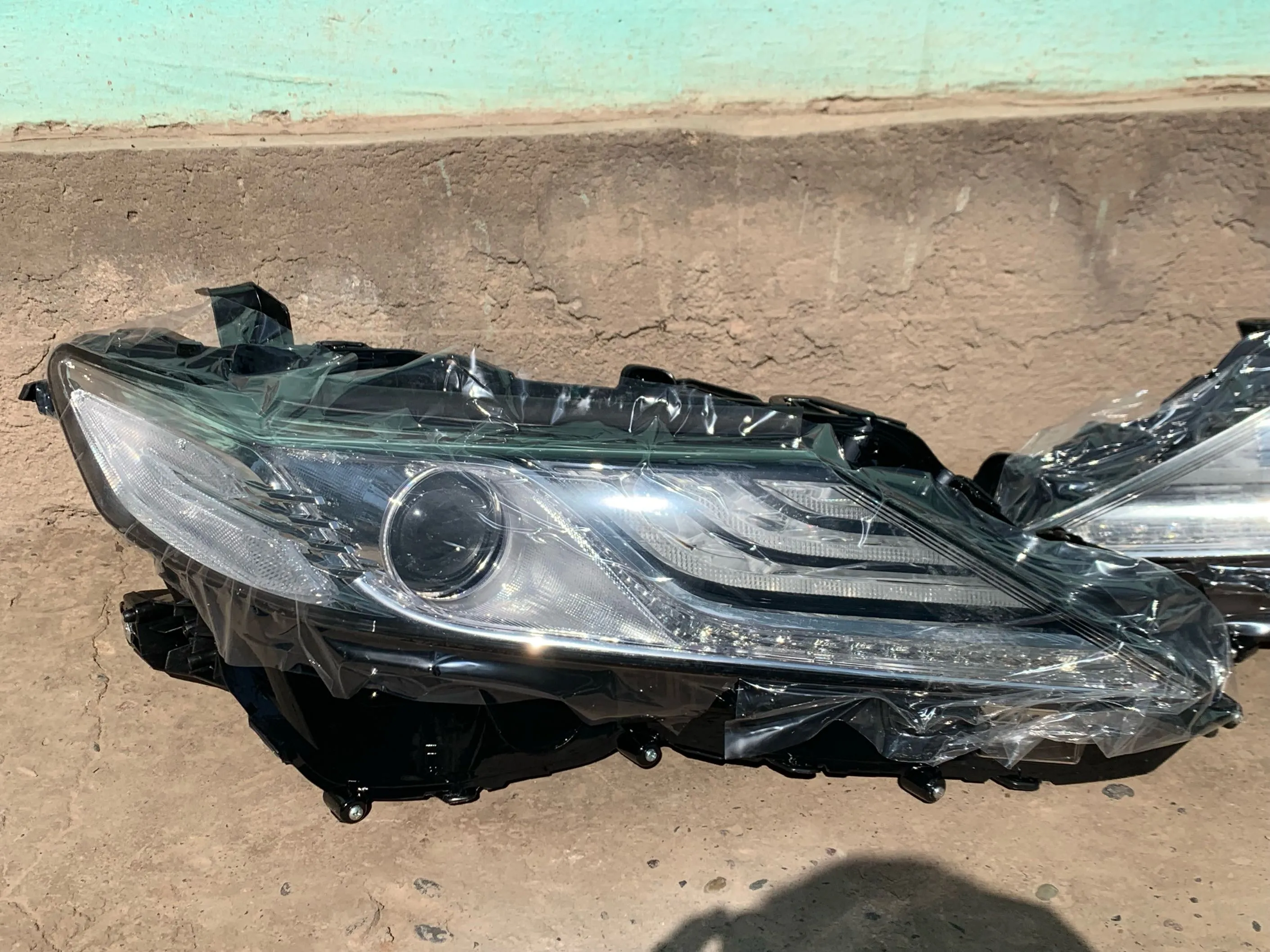 Передний фар на камри 6