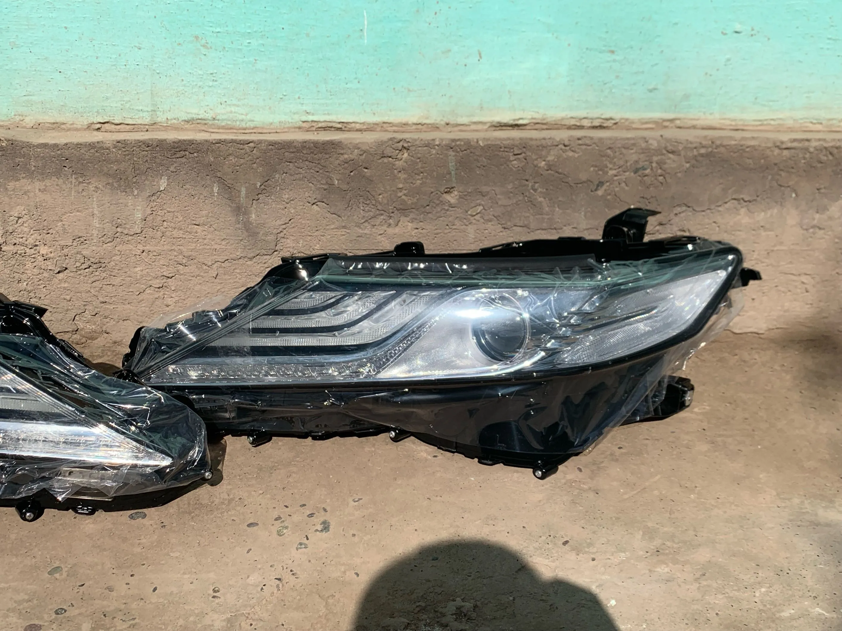 Передний фар на камри 6