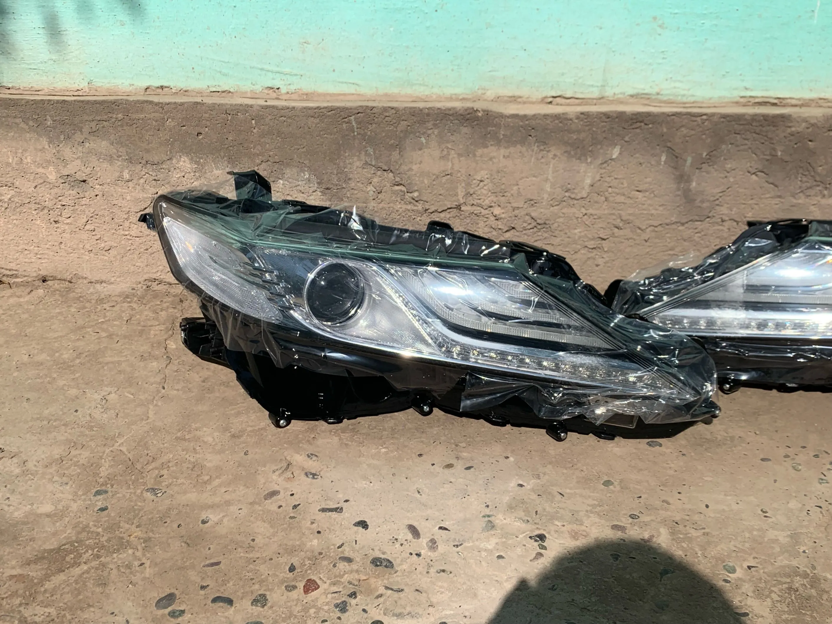 Передний фар на камри 6