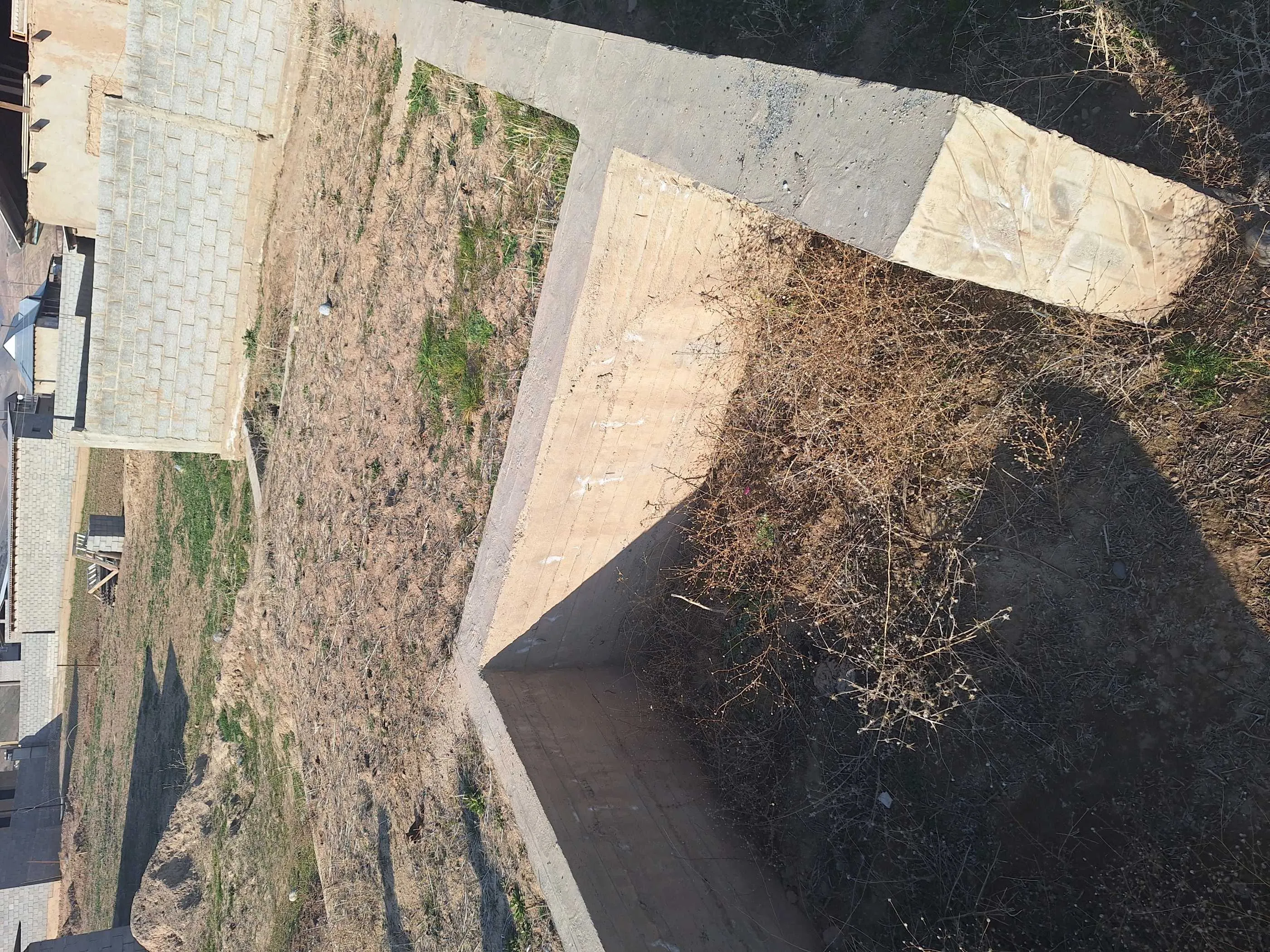 Постройка с земельным участком