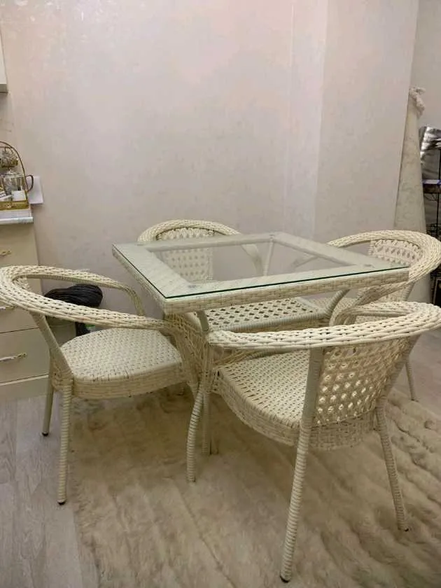 Стол стуля плитион