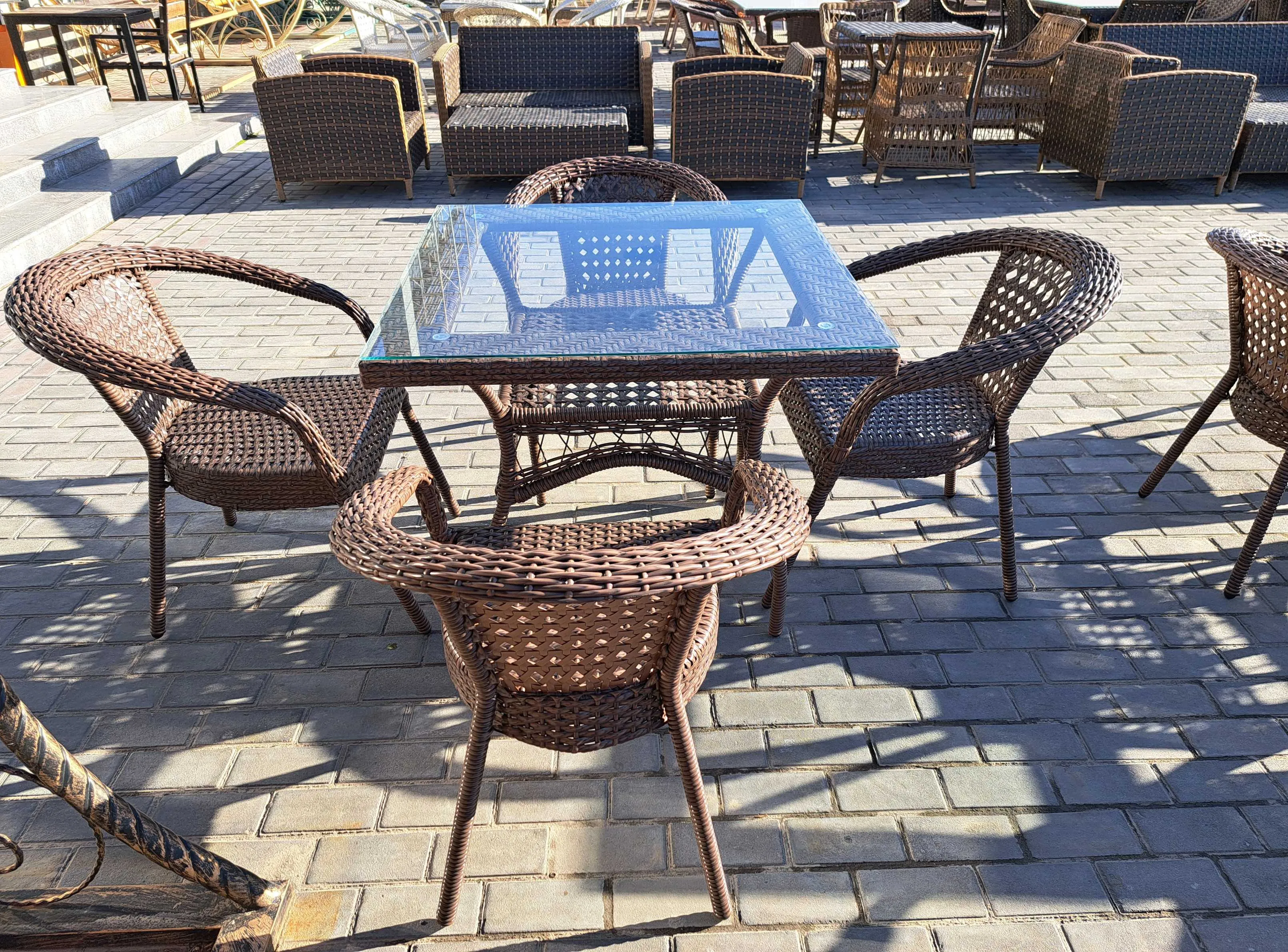 Стол стуля плитион