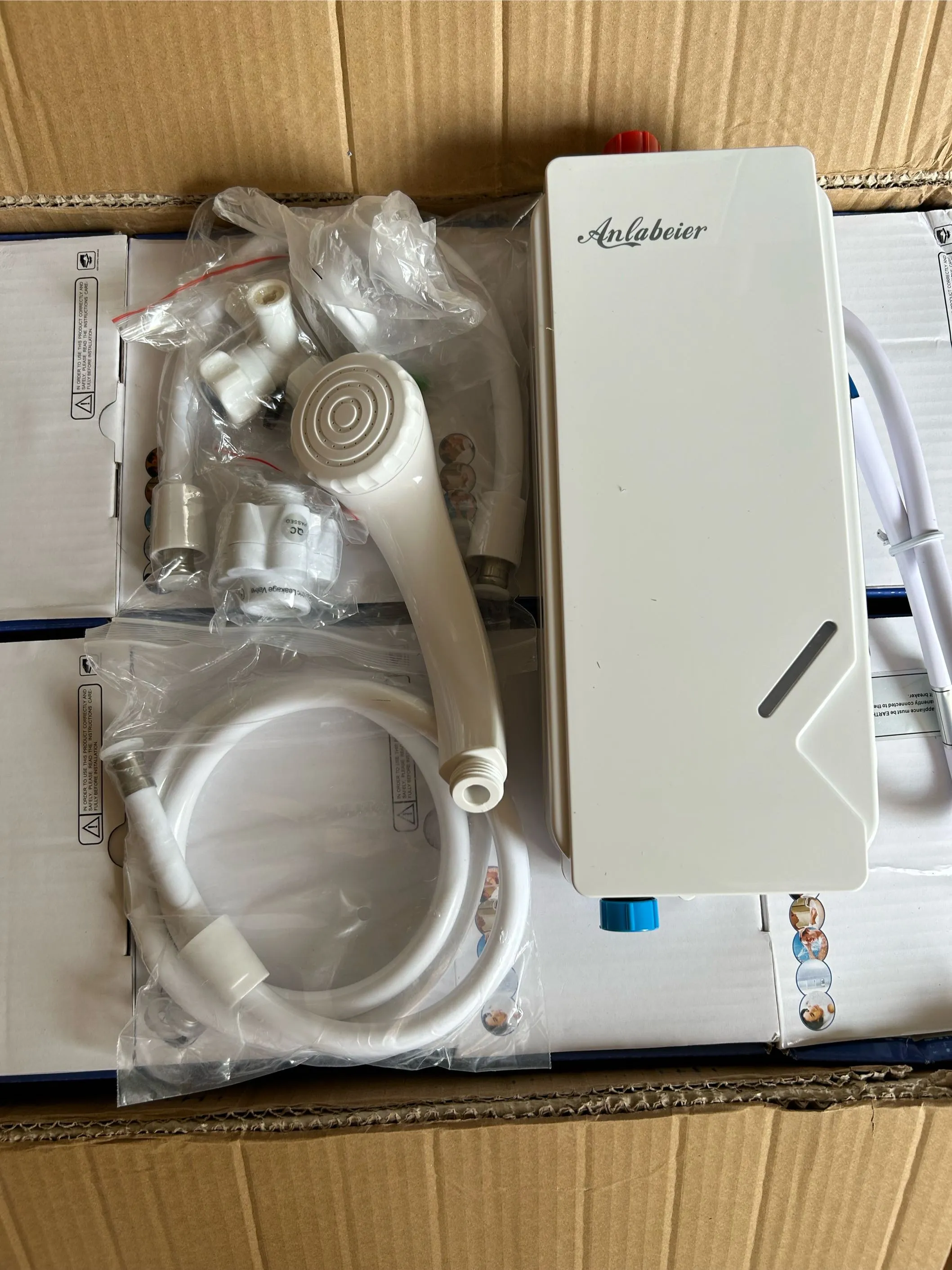 Водонагреватель INSTANT WATER HEATER