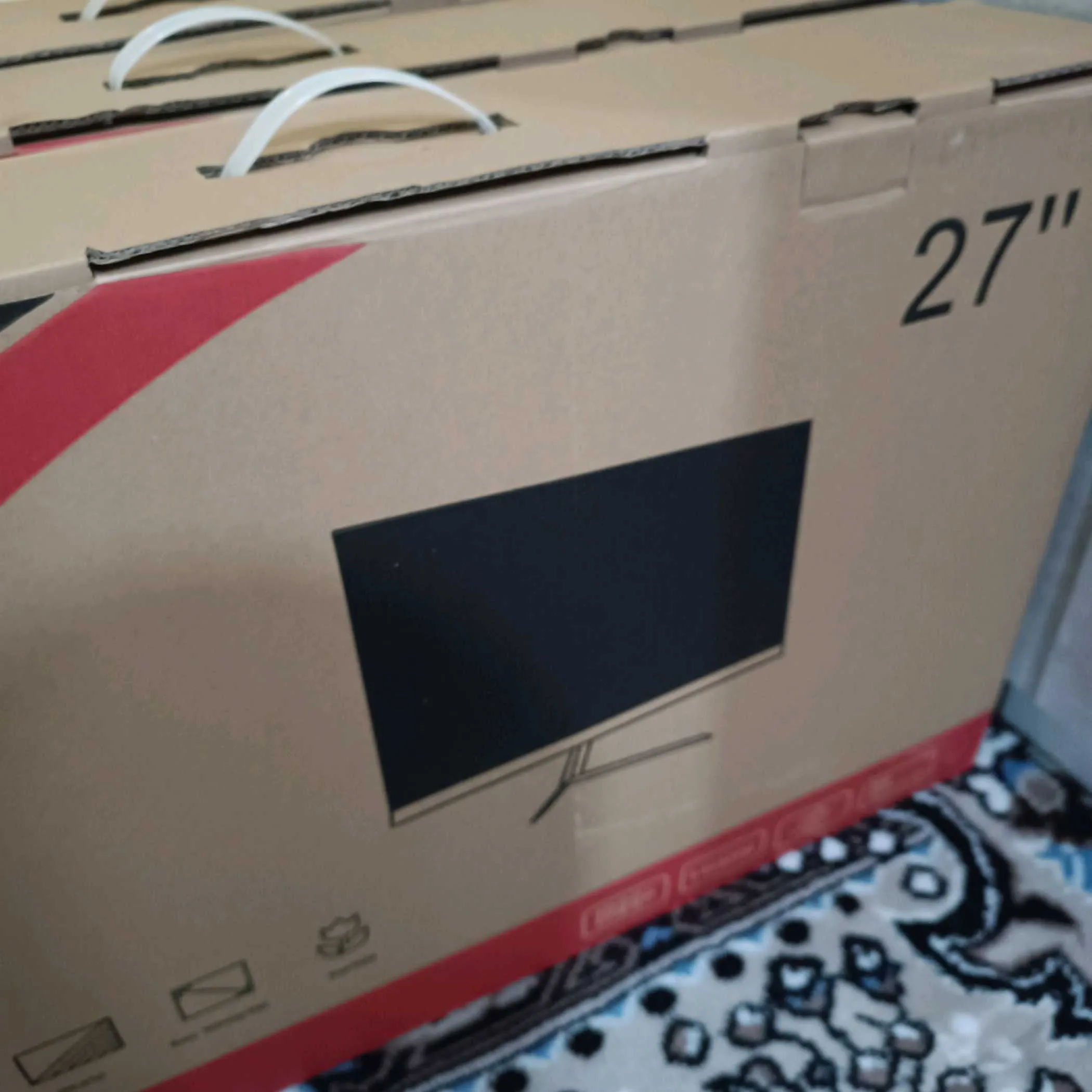 Изогнутый монитор 27