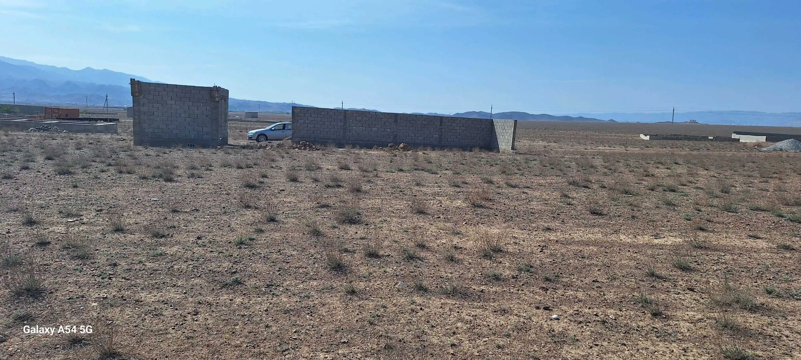 Постройка с земельным участком