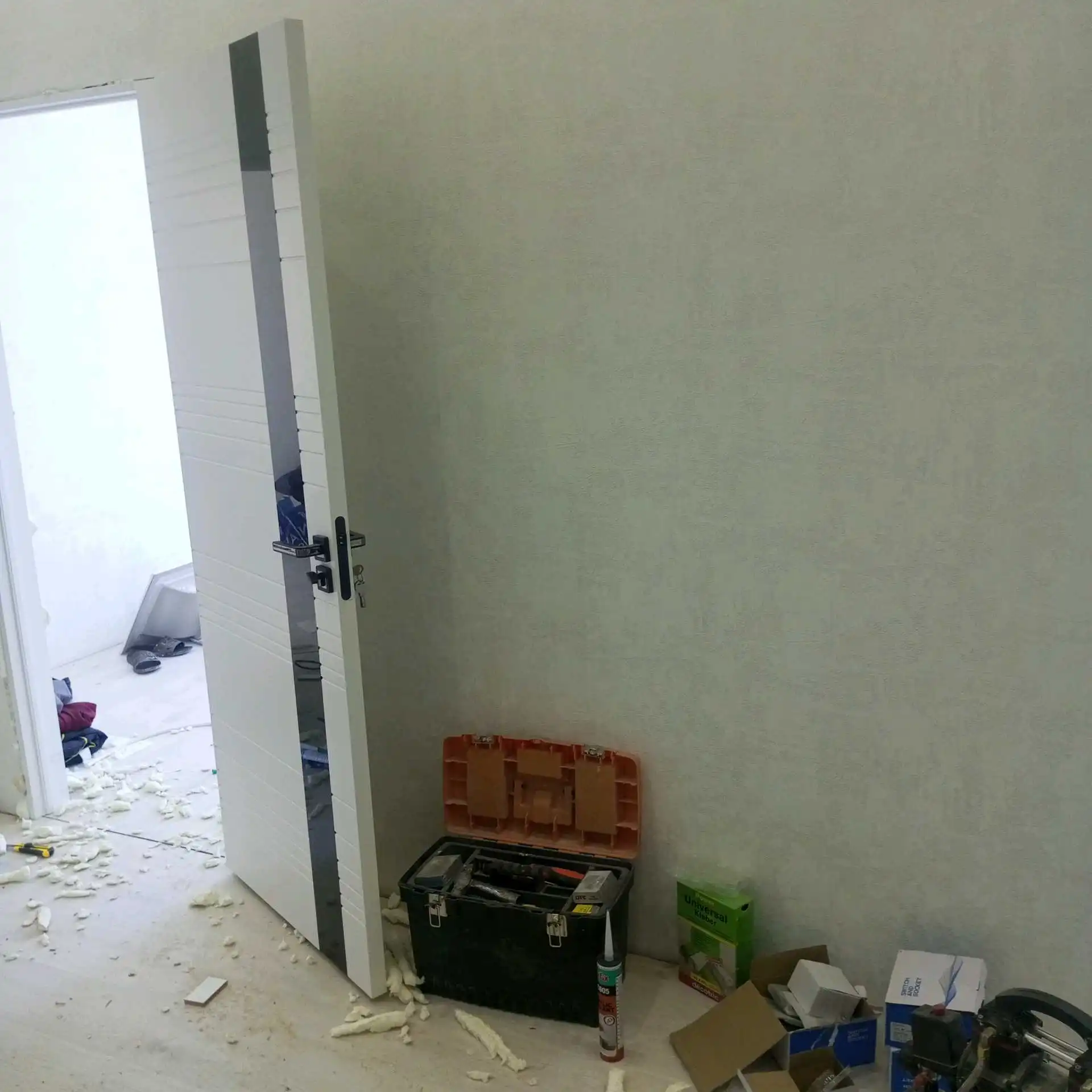 установка межкомнатных дверей