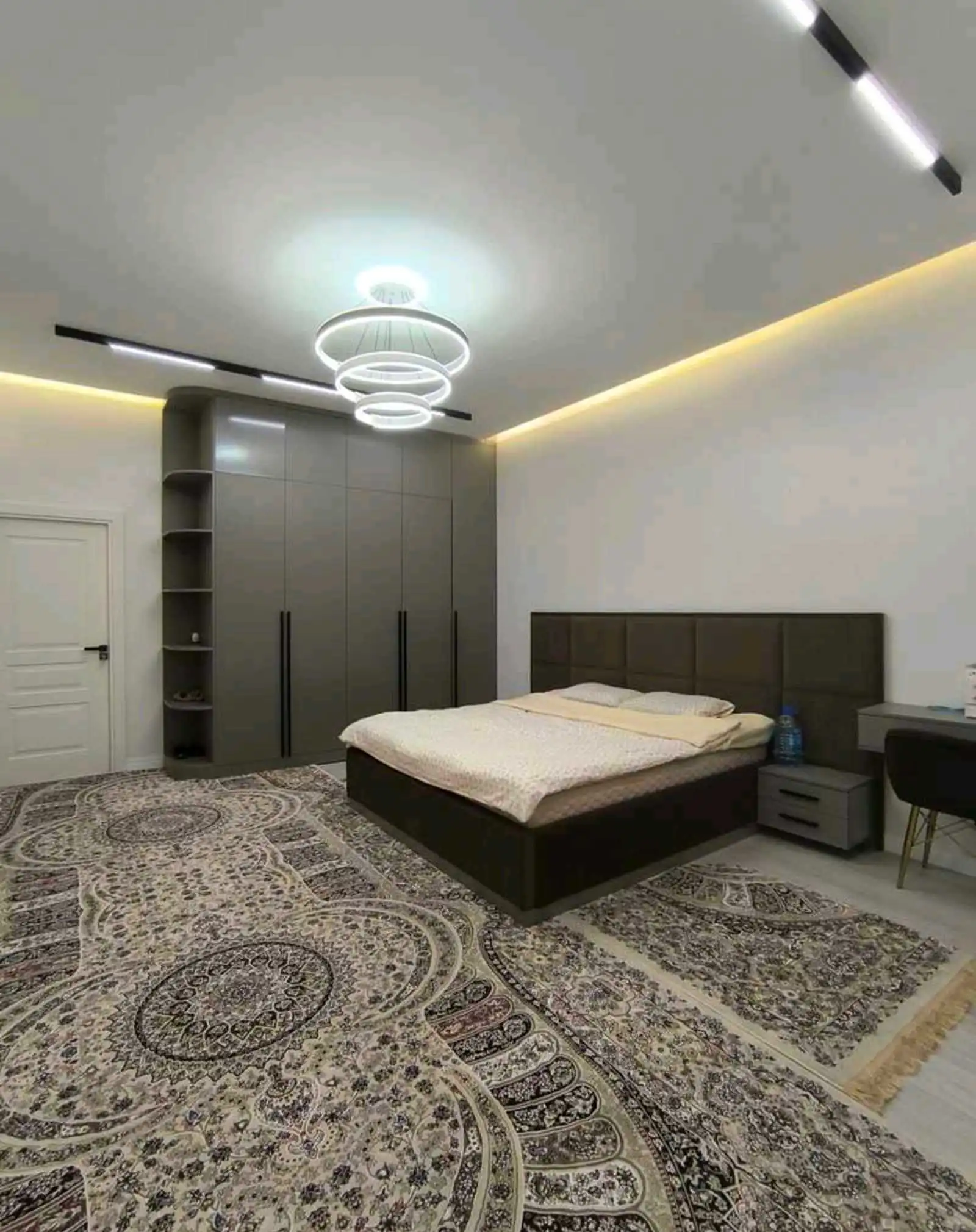 2 этажный, 5-комн. дом, 204 м², 4 соток, Фирдавси