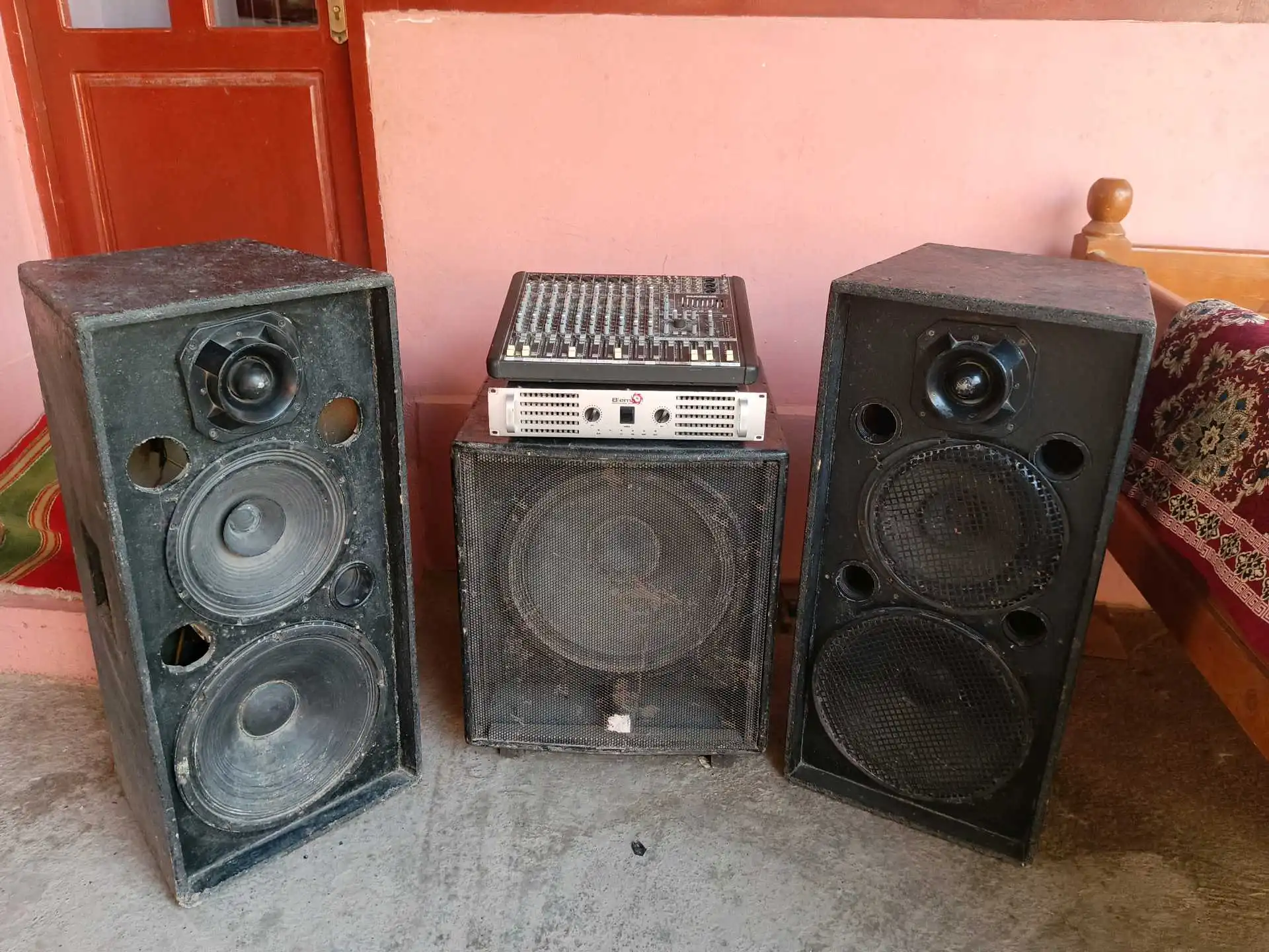 музыкальный оборудование