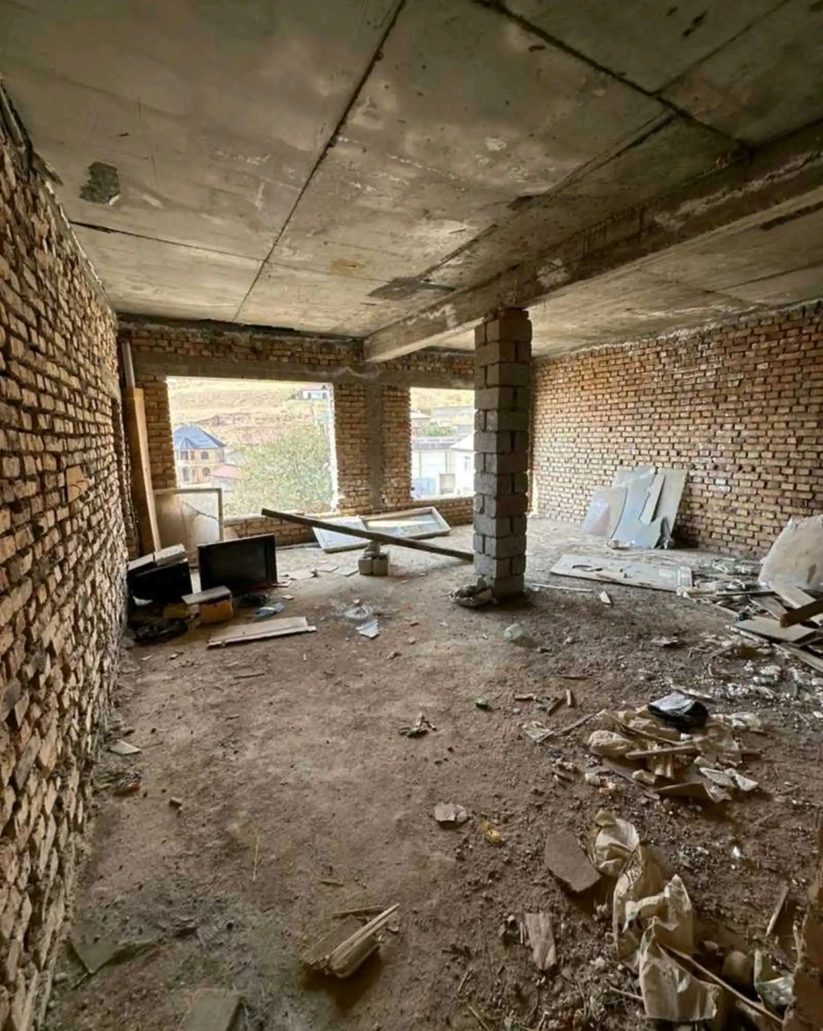 1 этажный, 5-комн. дом, 220 м², 6 соток, Шохмансур