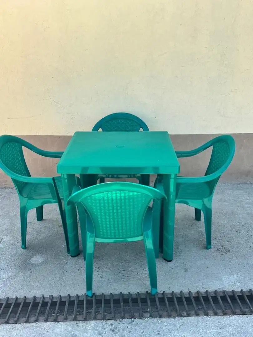 столы и стулья