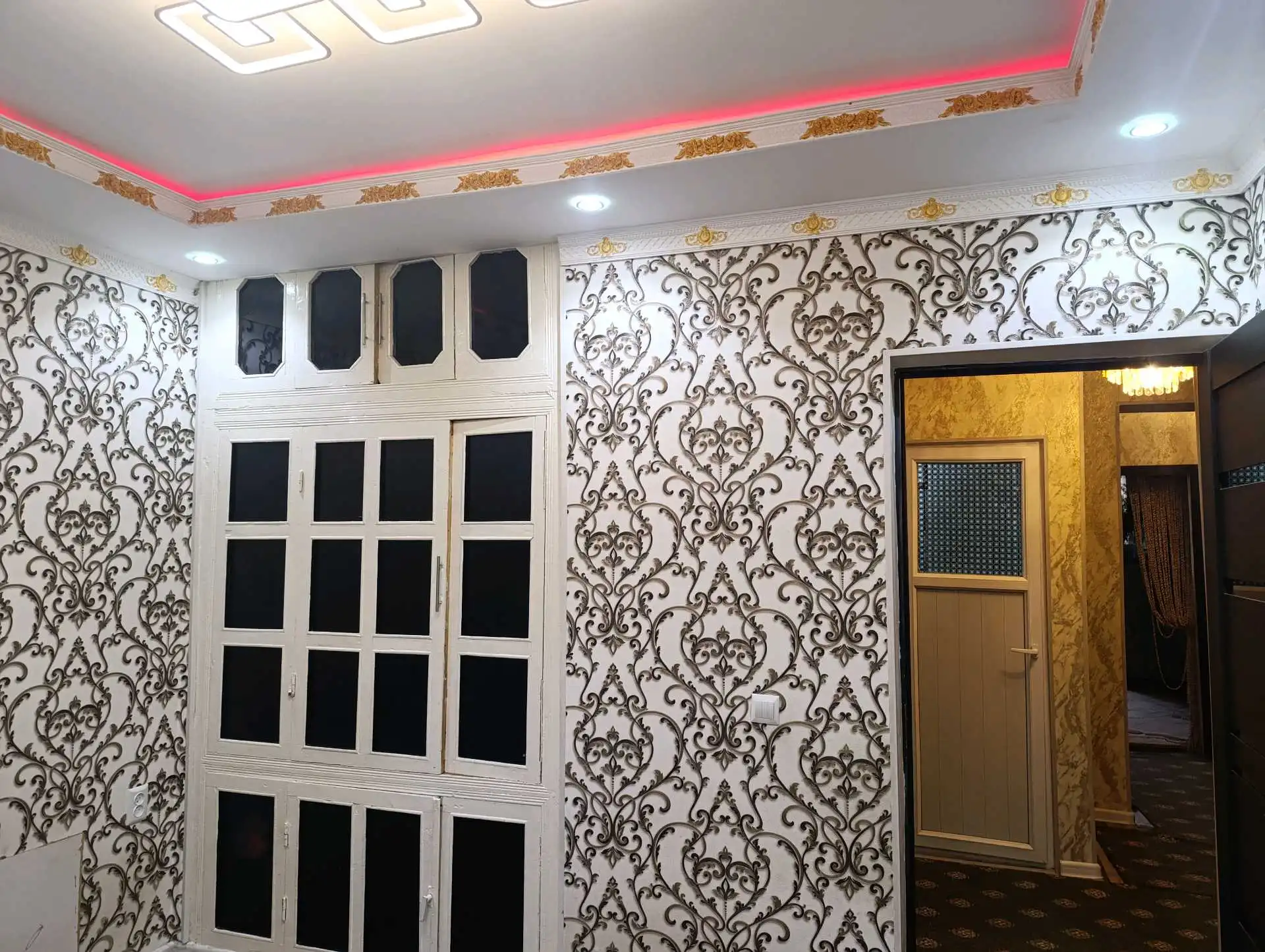 4-к квартира, 3 этаж, 80 м², шахраки Сугдиён (Тарор)