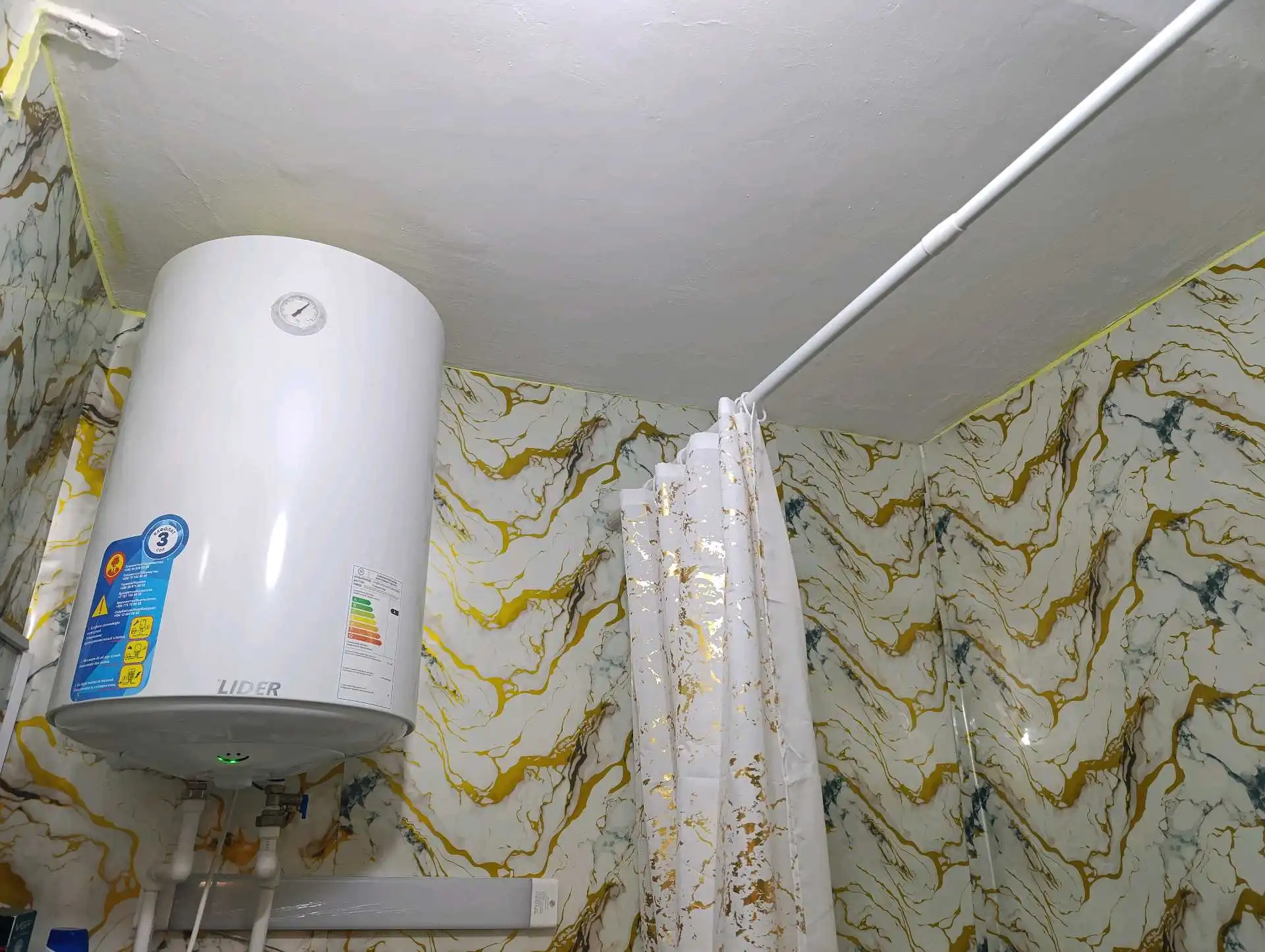 4-к квартира, 3 этаж, 80 м², шахраки Сугдиён (Тарор)