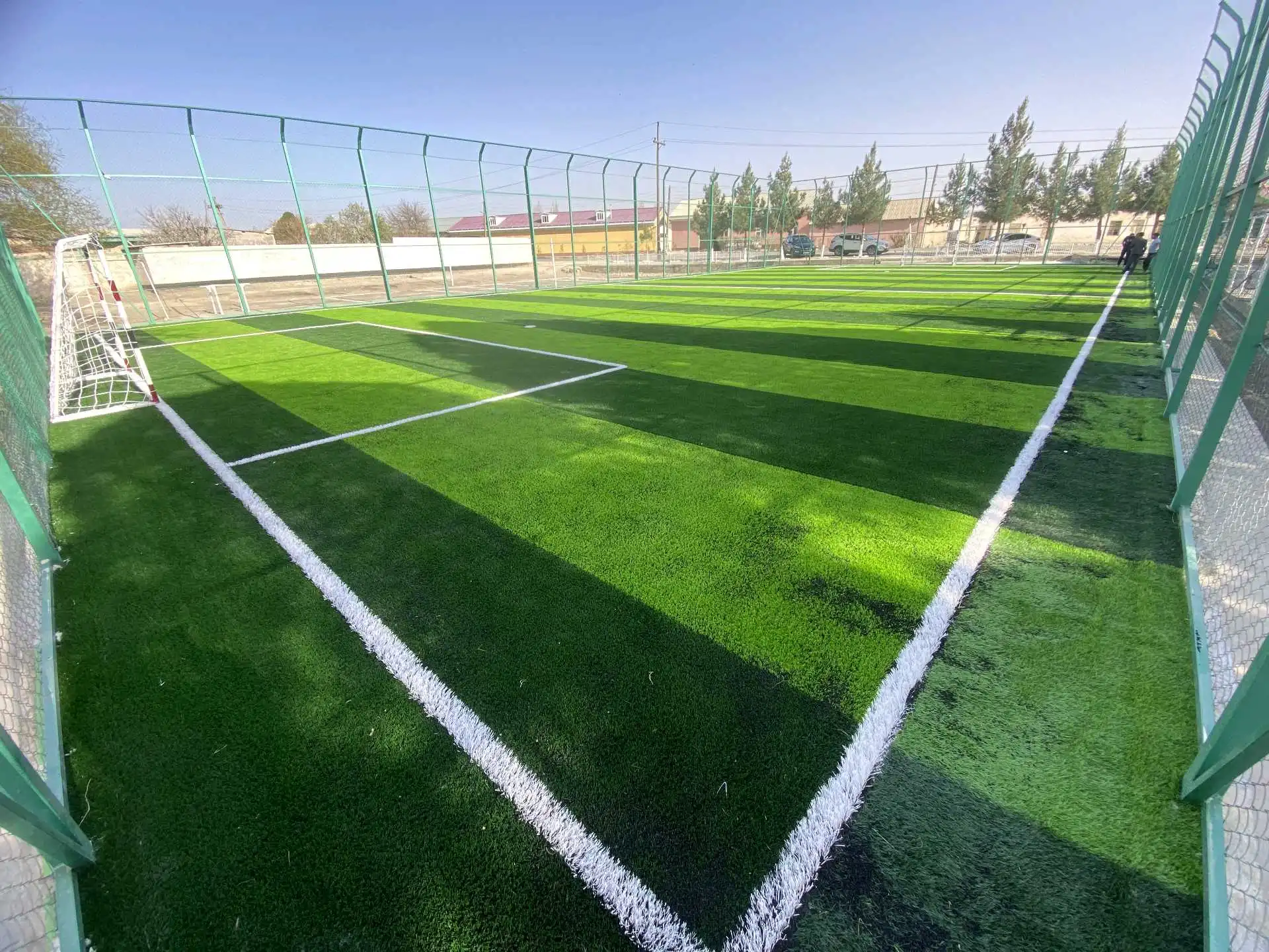 Мастер по установке искусственного газона