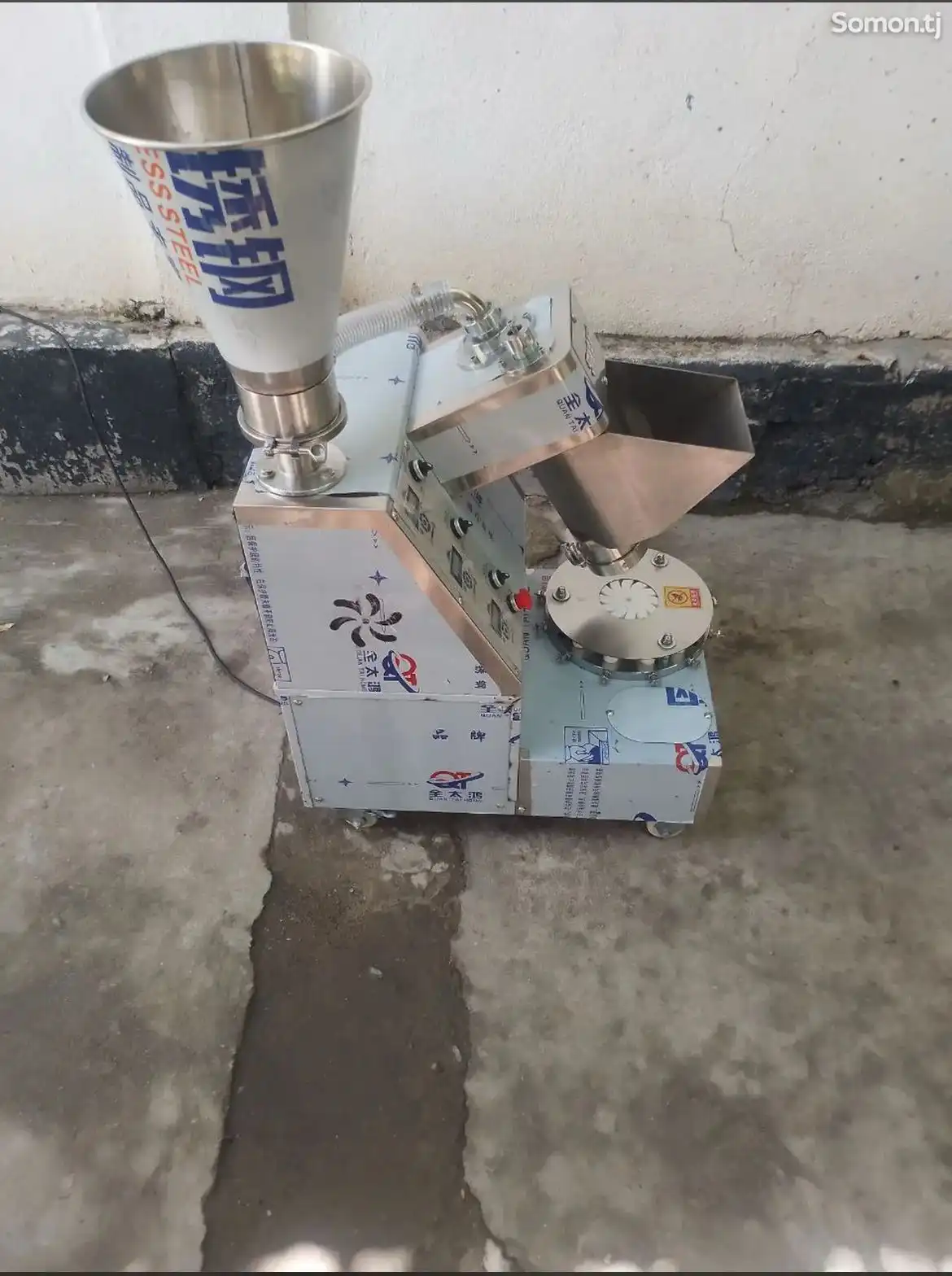 Автоматический аппарат для лепки мантов