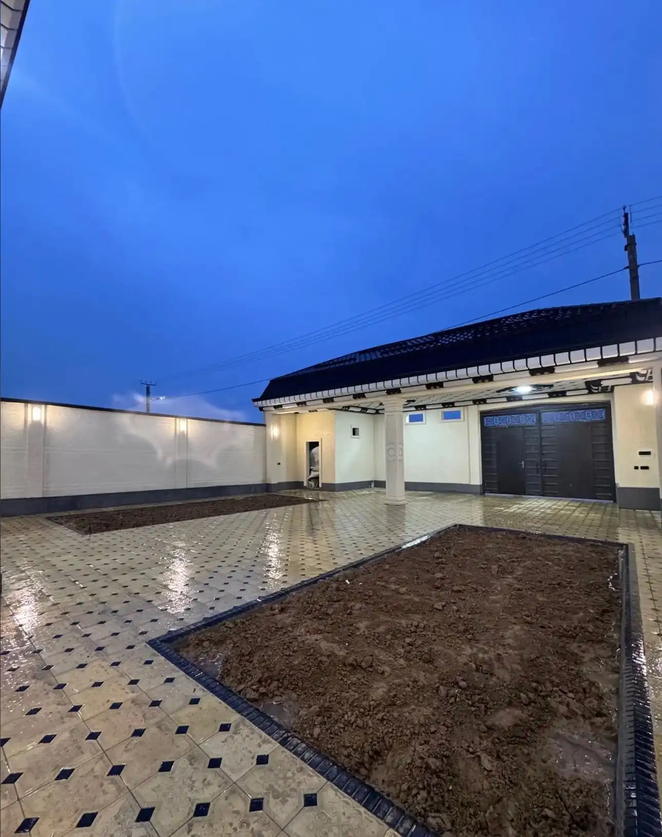 2 этажный, 5-комн. дом, 300 м², 3 соток, ховарон