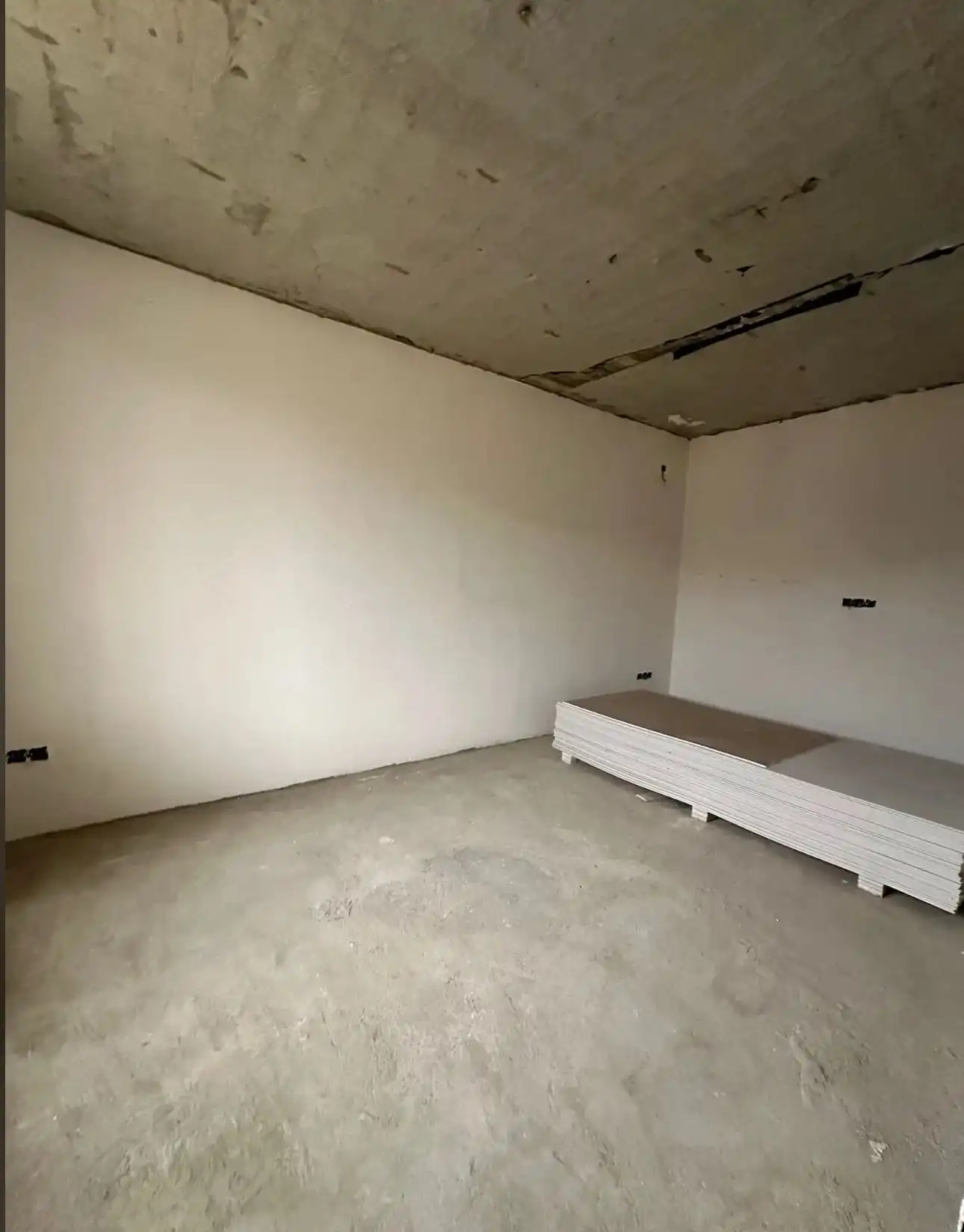 2 этажный, 5-комн. дом, 300 м², 3 соток, ховарон