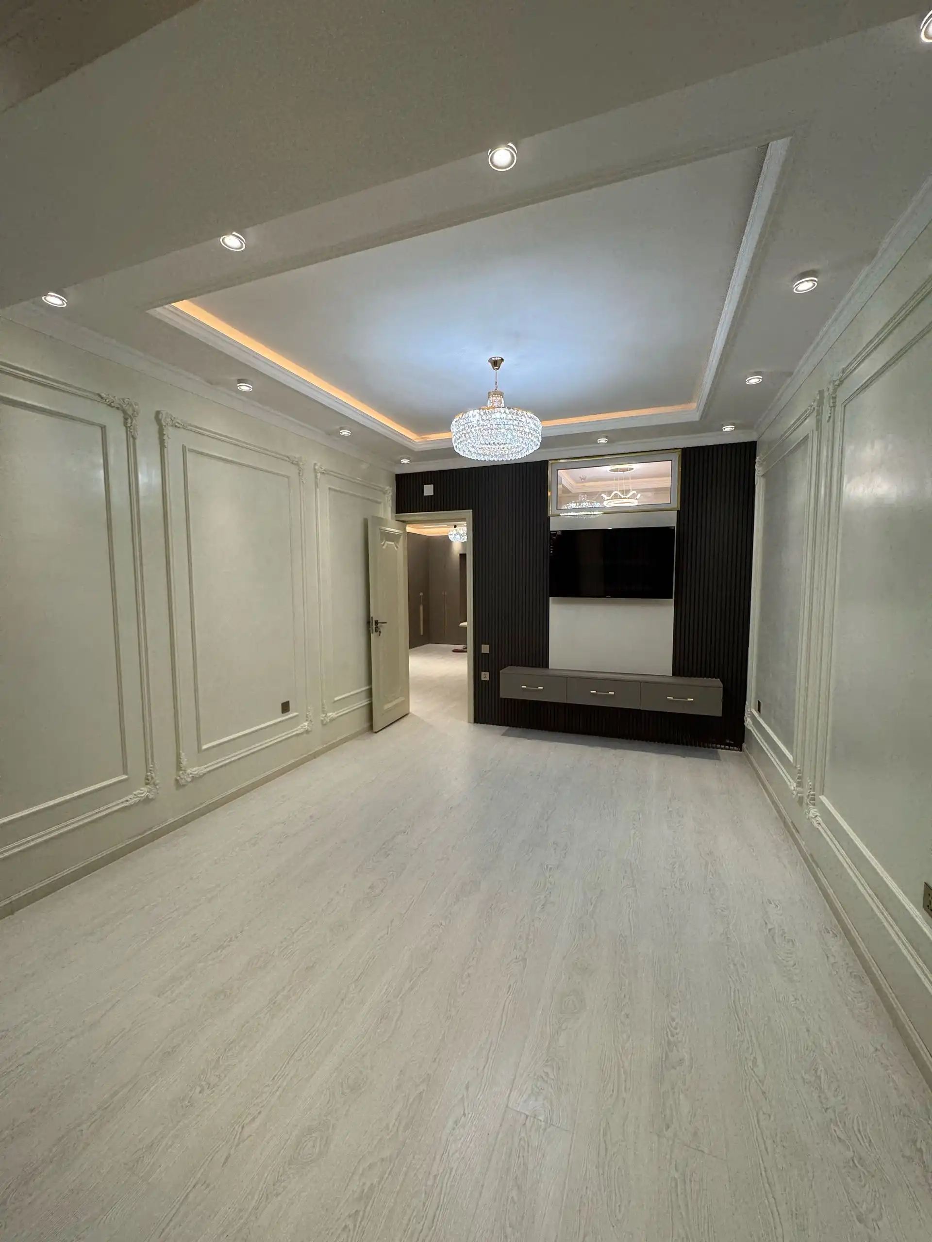 2-к квартира, 13 этаж, 82 м², шохмансур