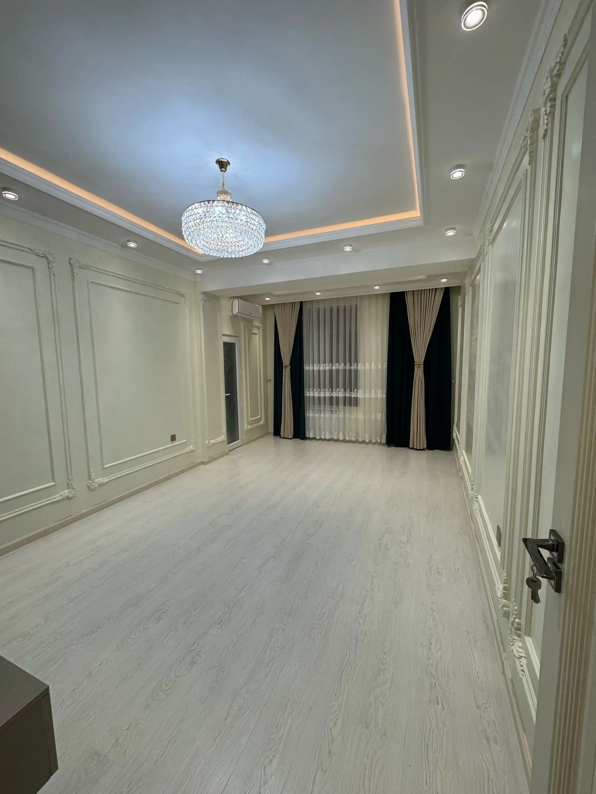 2-к квартира, 13 этаж, 82 м², шохмансур