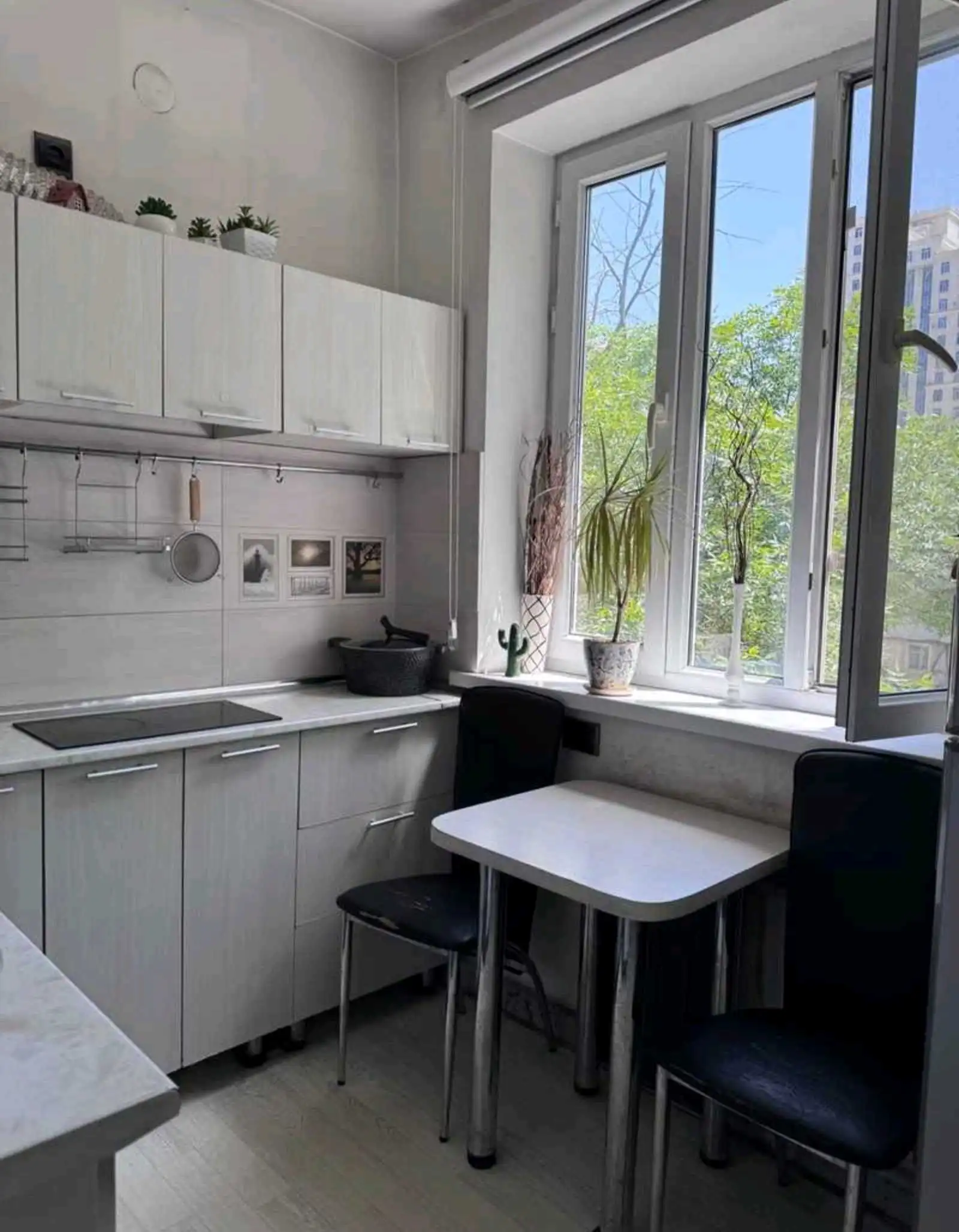 2-к квартира, 3 этаж, 49 м², Фирдавси