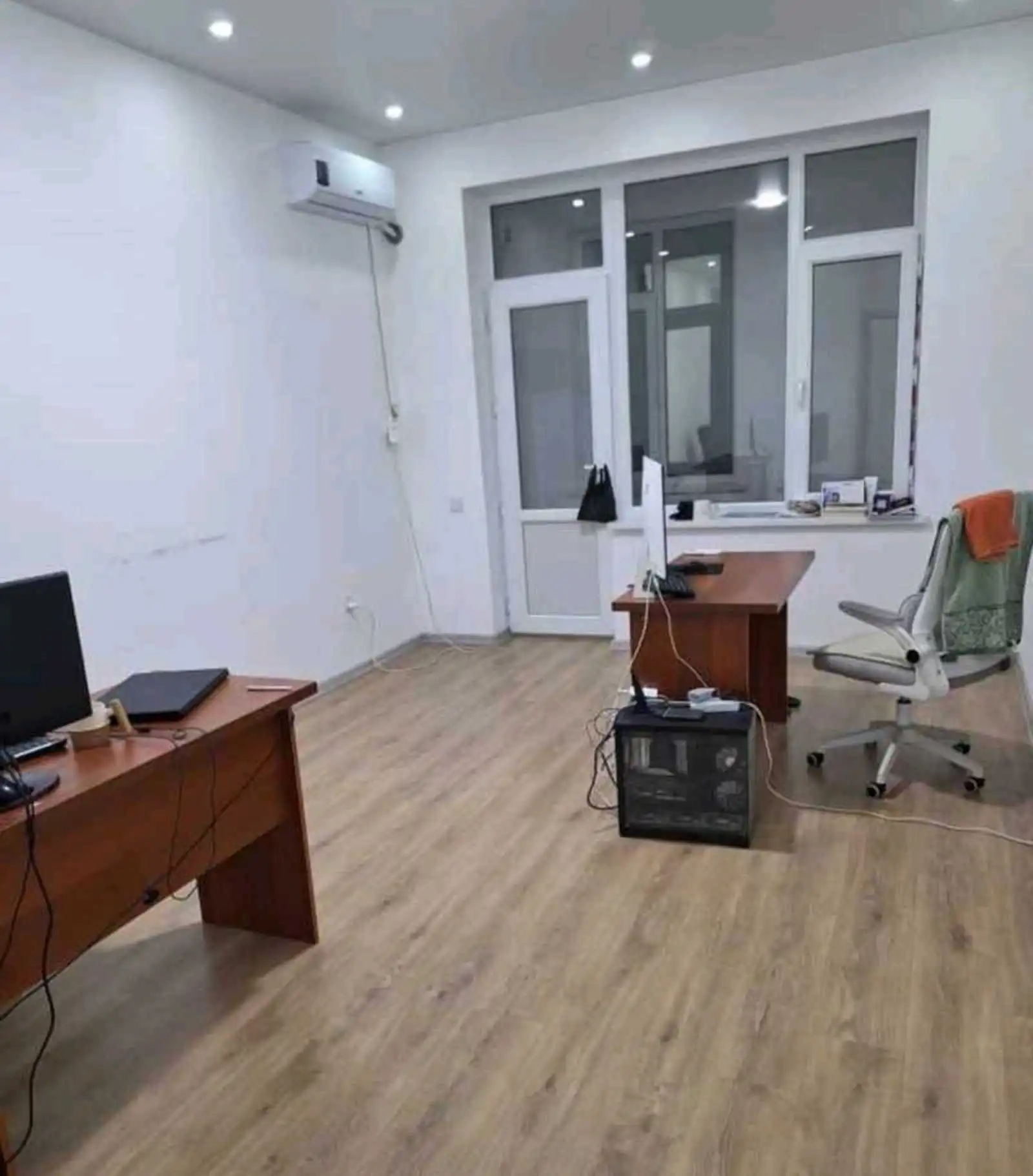 3-к квартира, 8 этаж, 101 м², Фирдавси