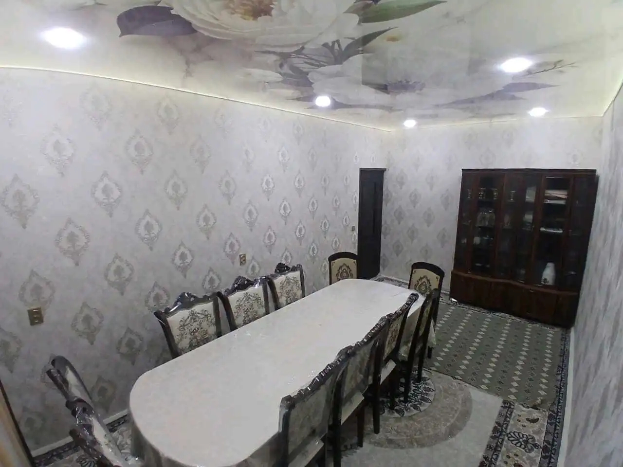 3-к квартира, Цокольный этаж, 84 м², 29мик дом 2