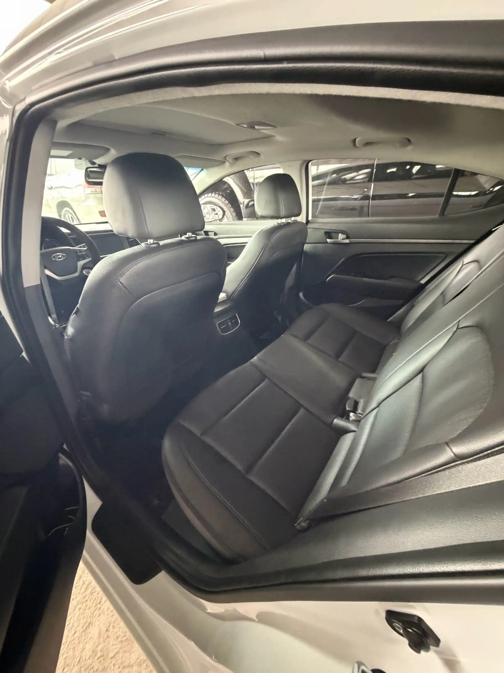 Hyundai Avante 2016
тел 929910000