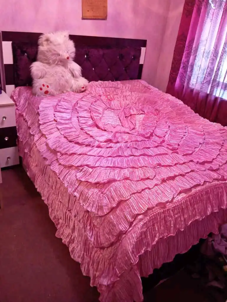 Двуспальная кровать