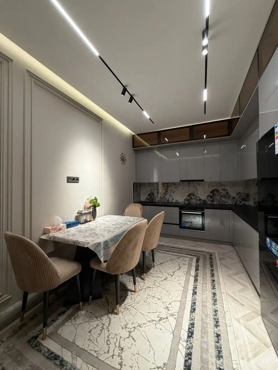 3-к квартира, 11 этаж, 93 м², 112мкр пайкар