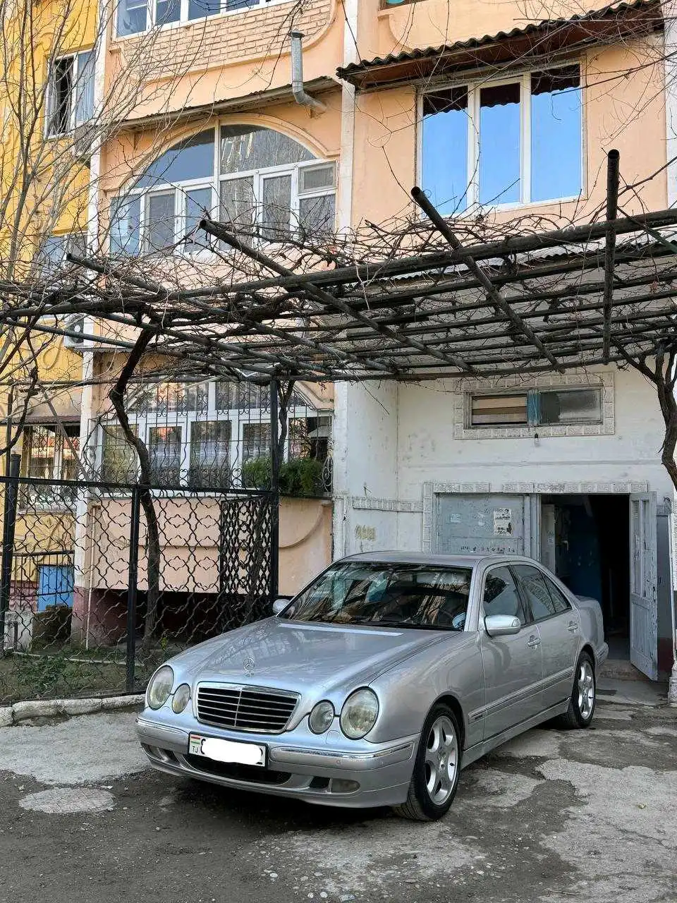 Mercedes-benz E class 2001